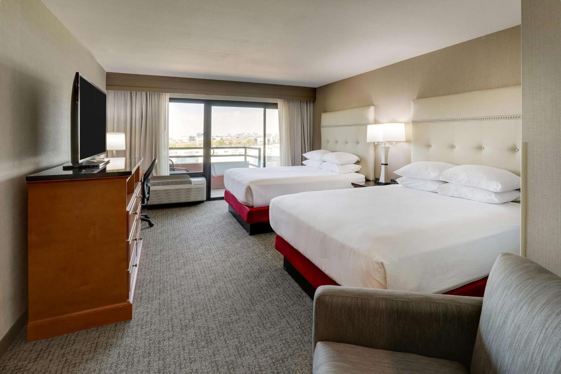 Drury Inn & Suites Phoenix Airport photo 28