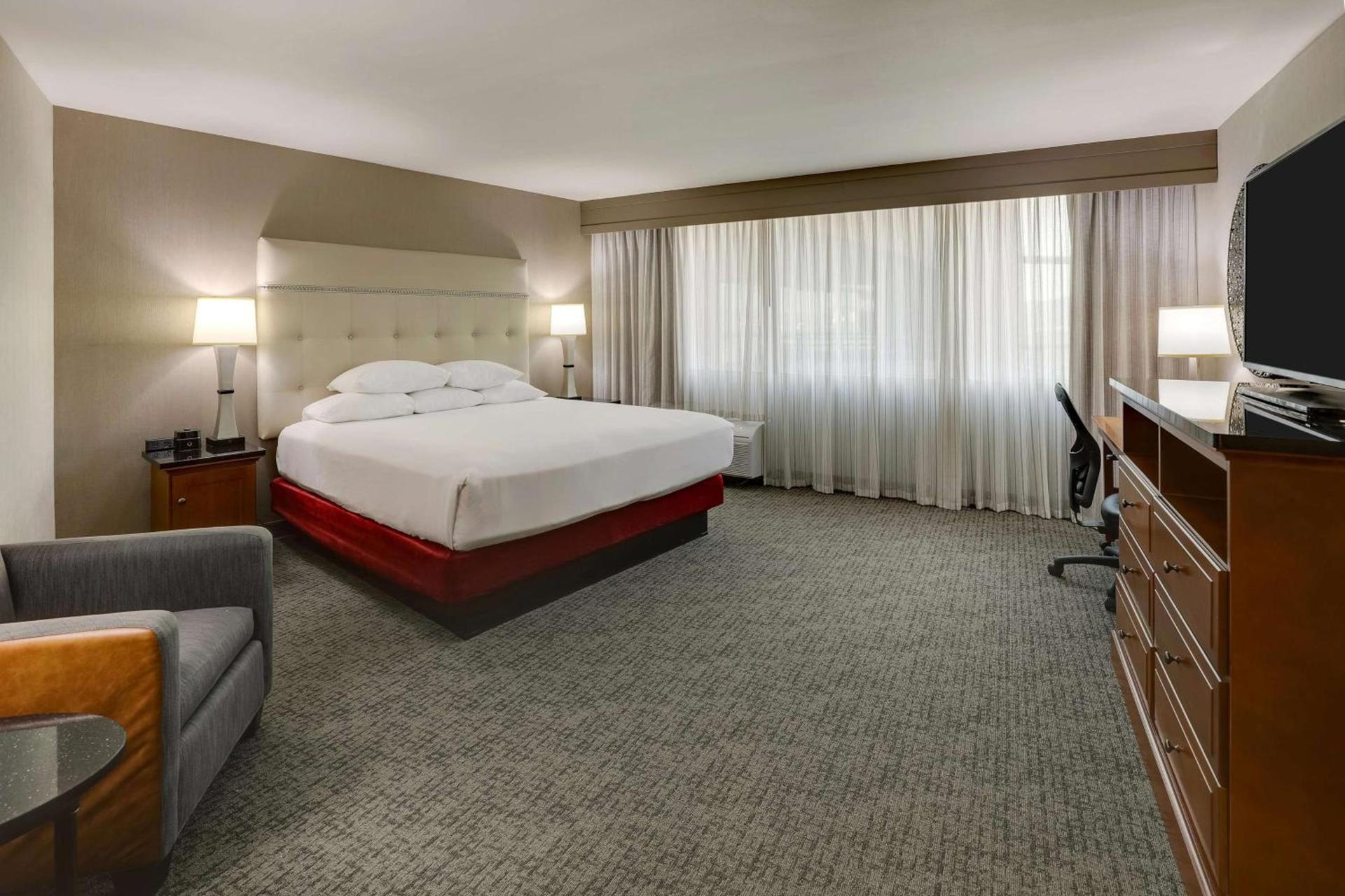 Drury Inn & Suites Phoenix Airport photo 38