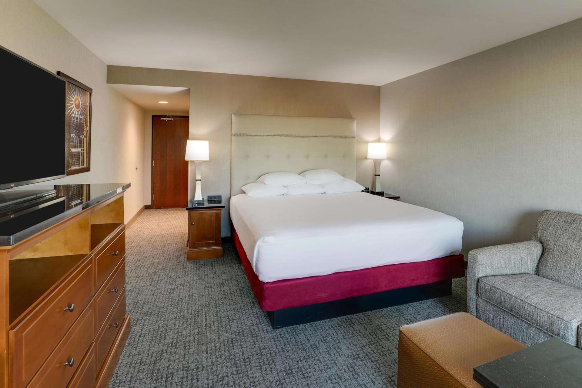 Drury Inn & Suites Phoenix Airport photo 40