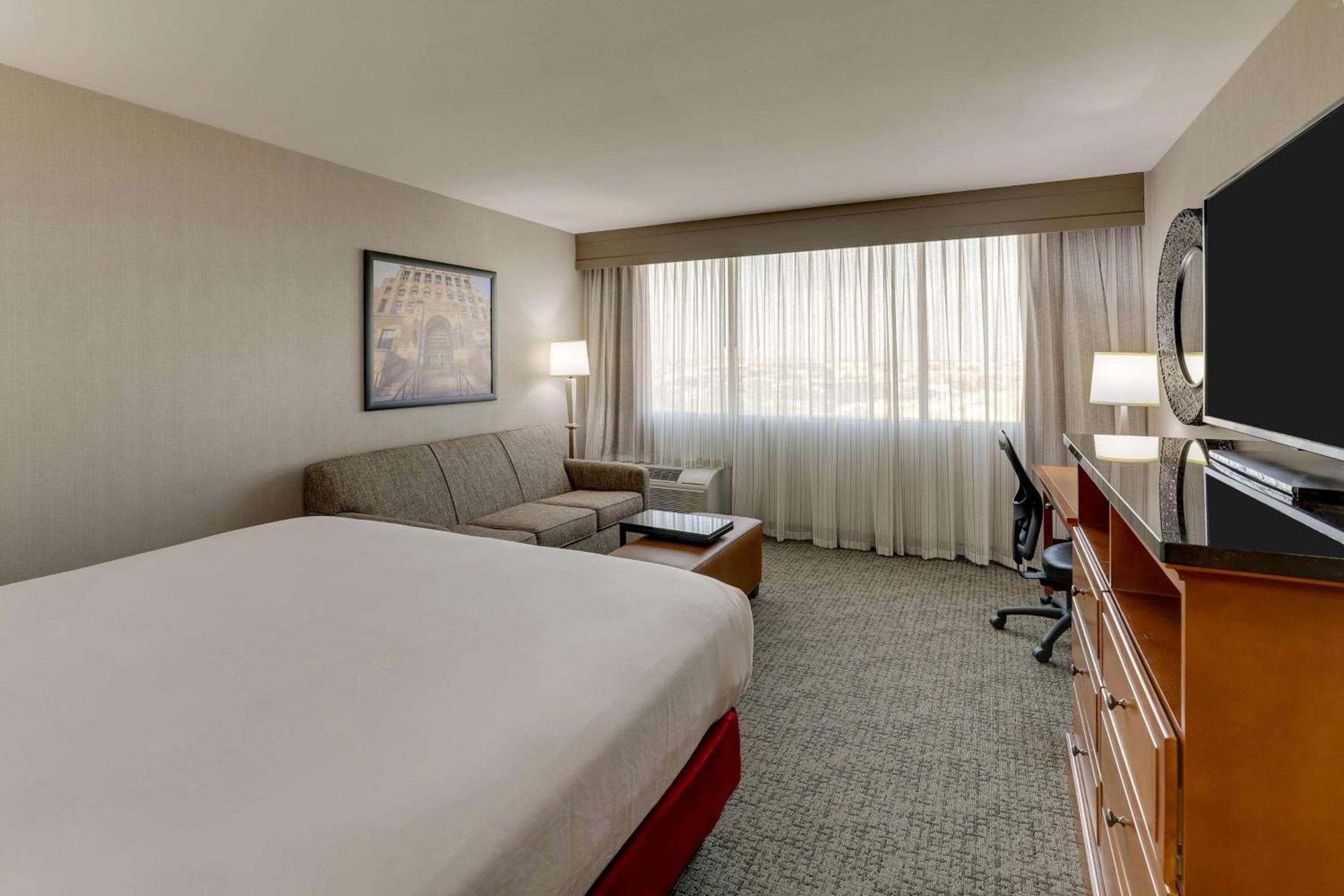 Drury Inn & Suites Phoenix Airport photo 43