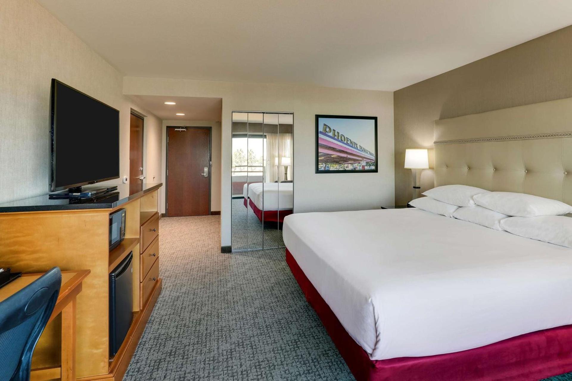 Drury Inn & Suites Phoenix Airport photo 52