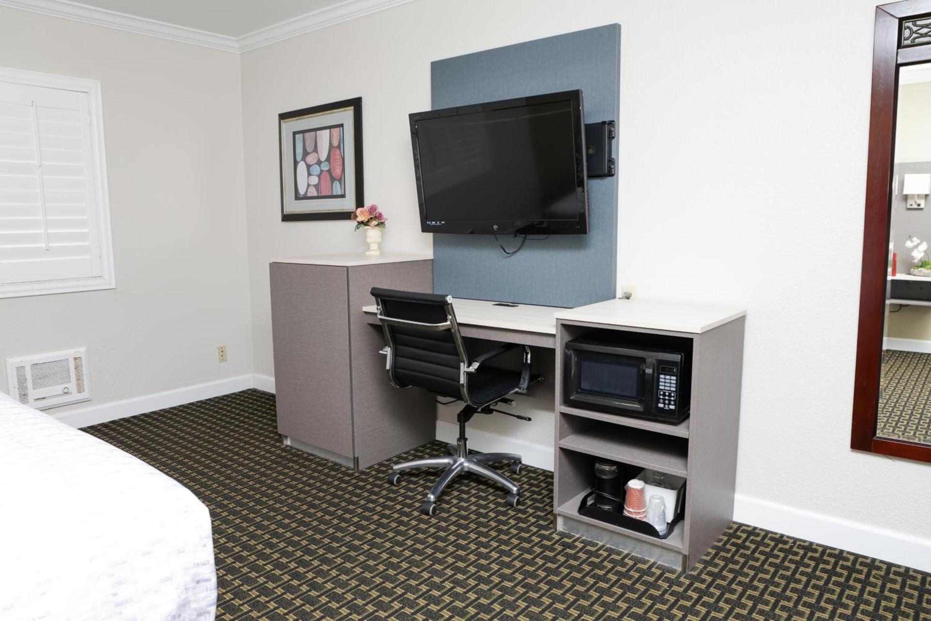 Sea Breeze Inn - San Simeon photo 48