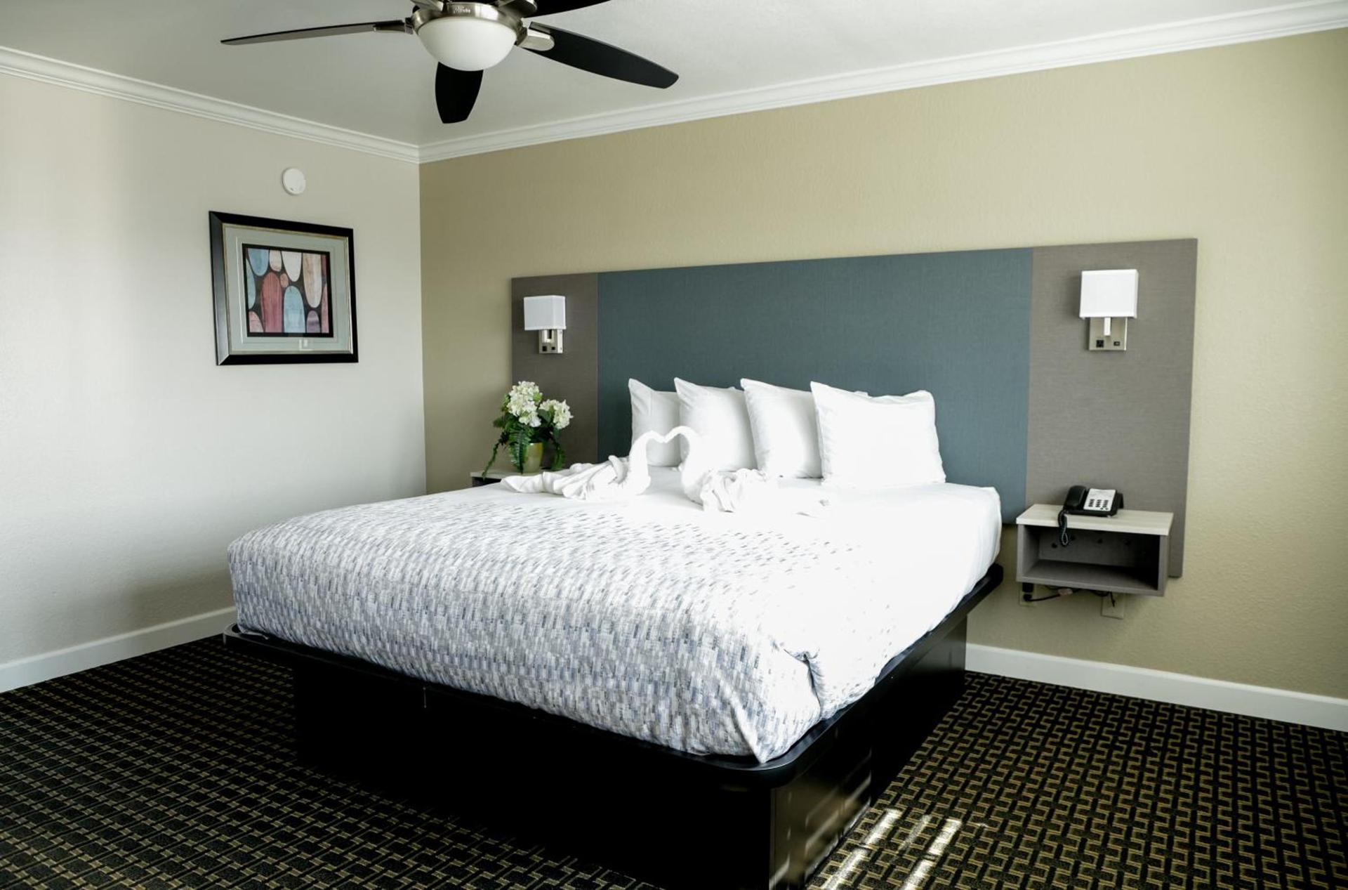 Sea Breeze Inn - San Simeon photo 69