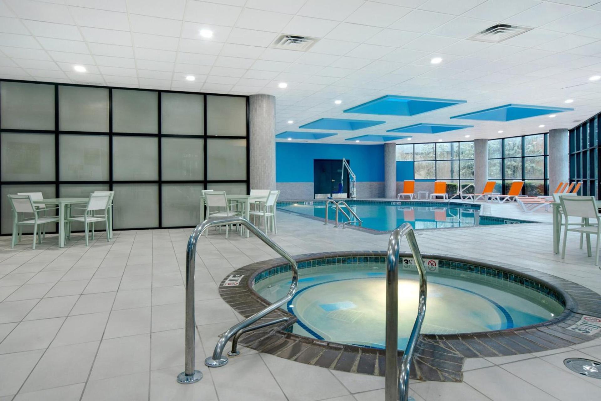 Crowne Plaza Auburn Hills by IHG photo 31