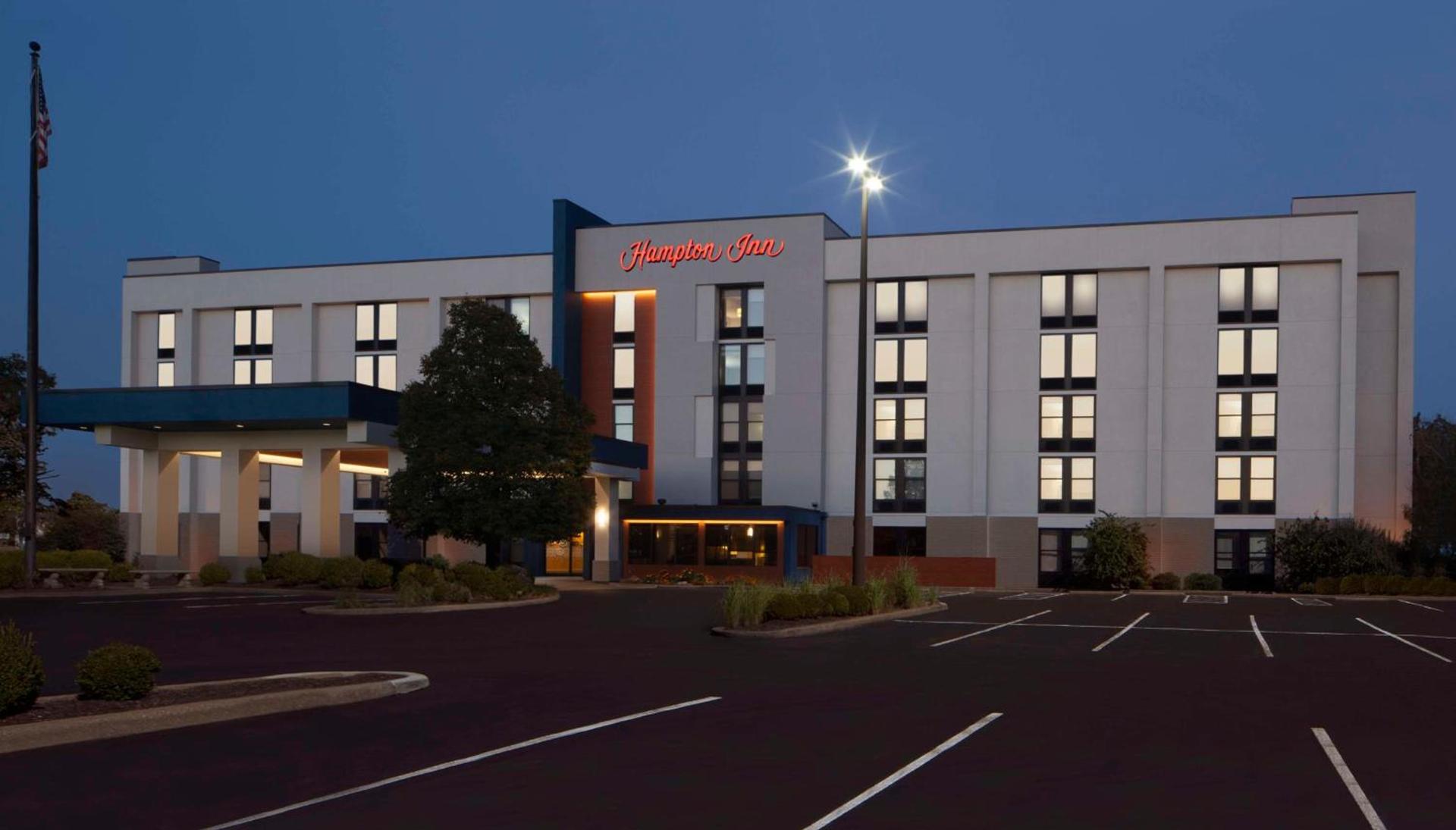 Hampton Inn Evansville photo 3