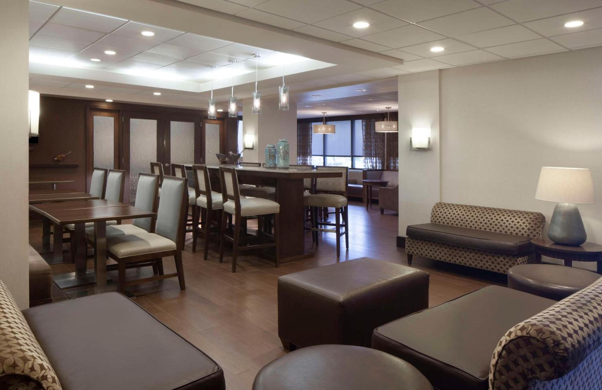 Hampton Inn Evansville photo 5
