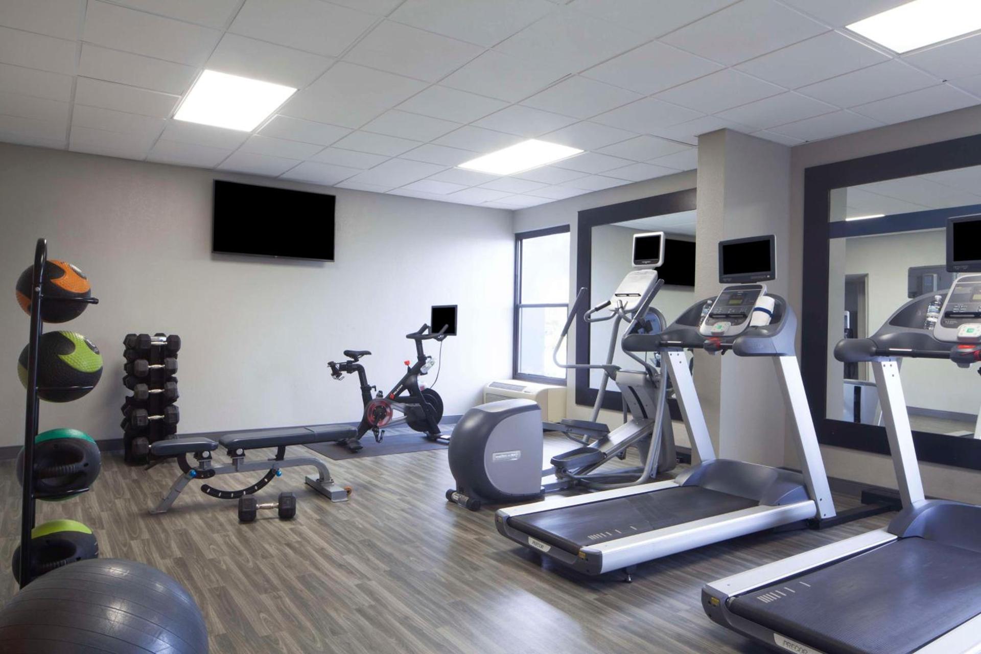 Hampton Inn Evansville photo 12