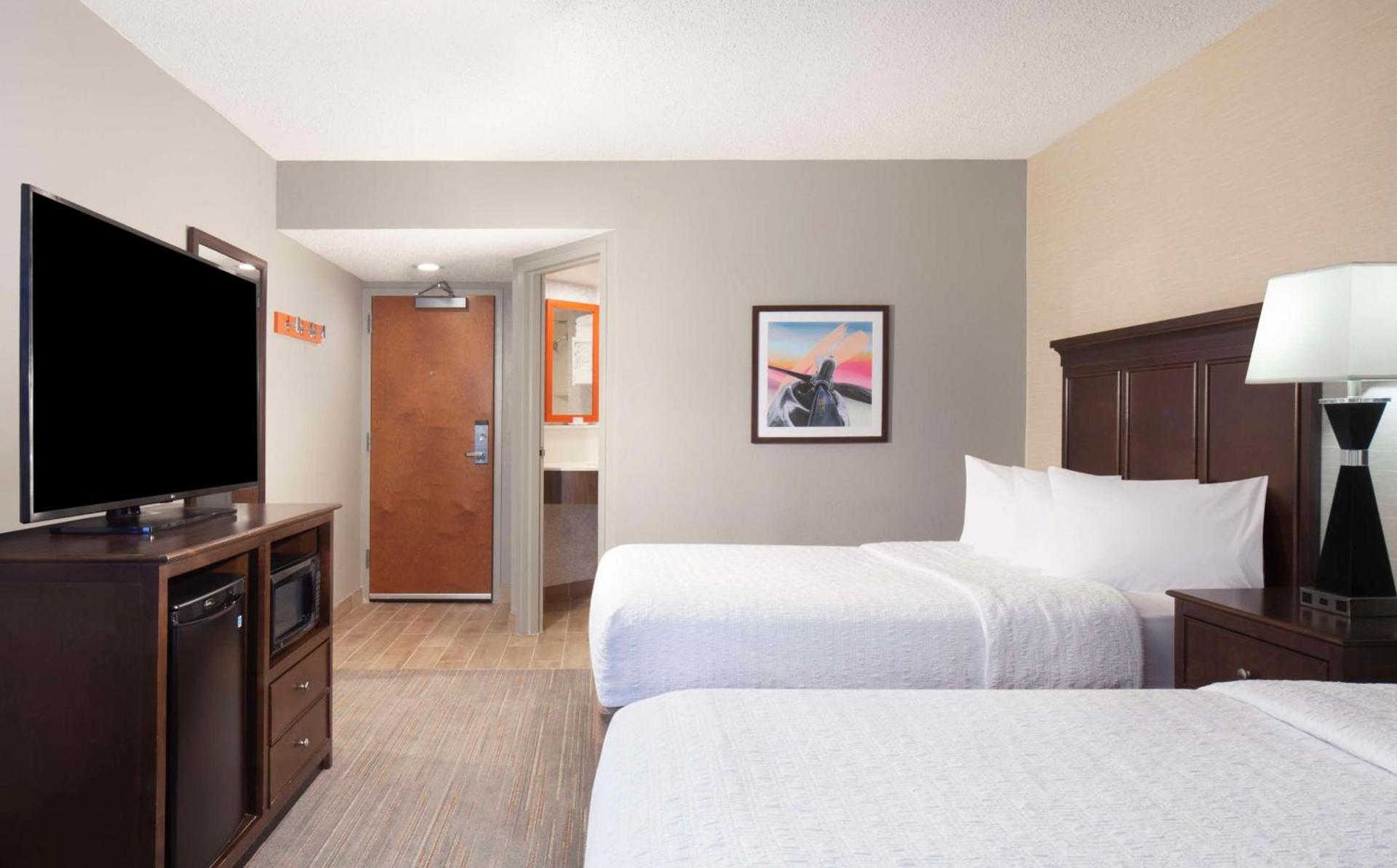 Hampton Inn Evansville photo 20