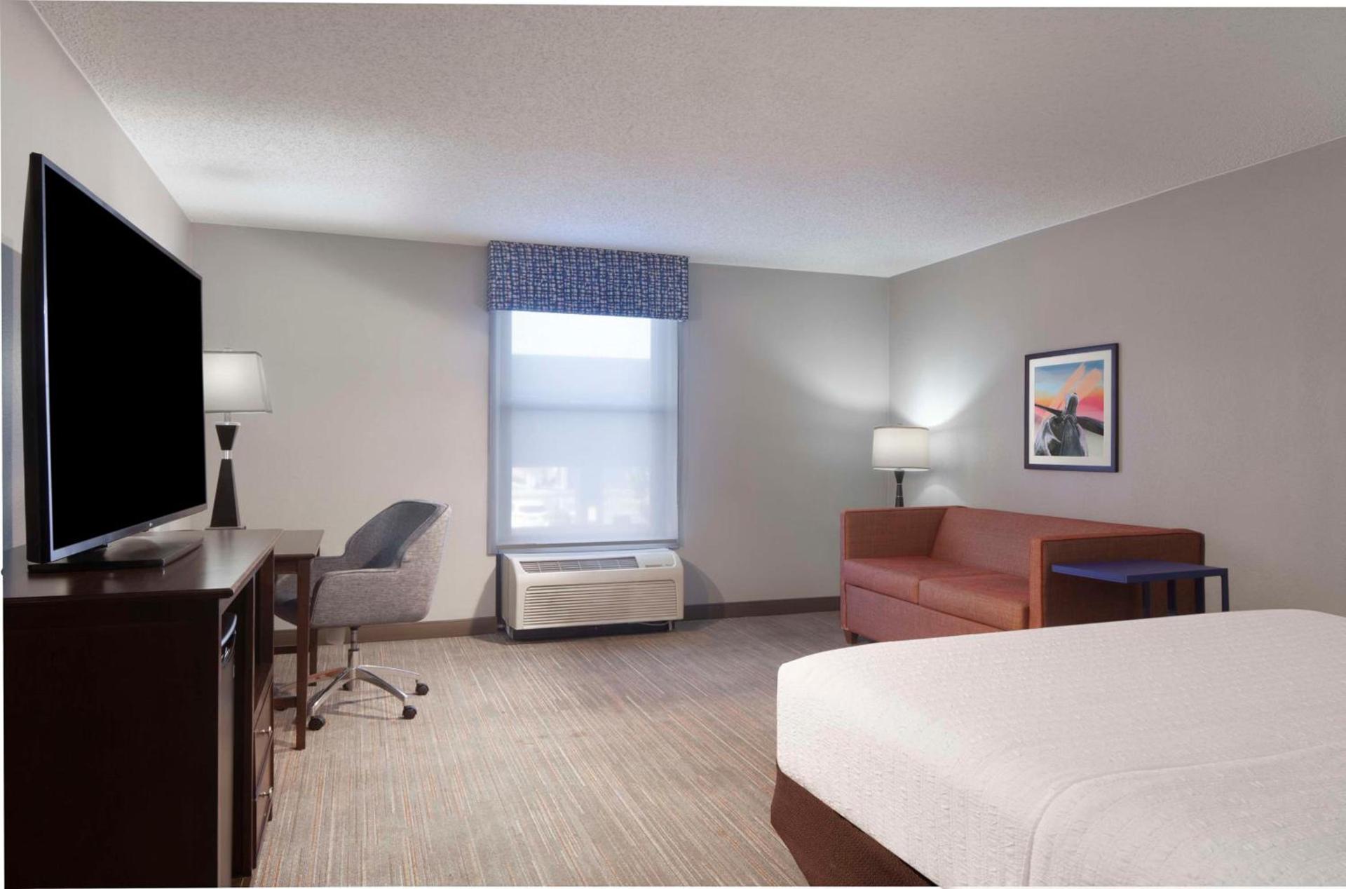 Hampton Inn Evansville photo 22