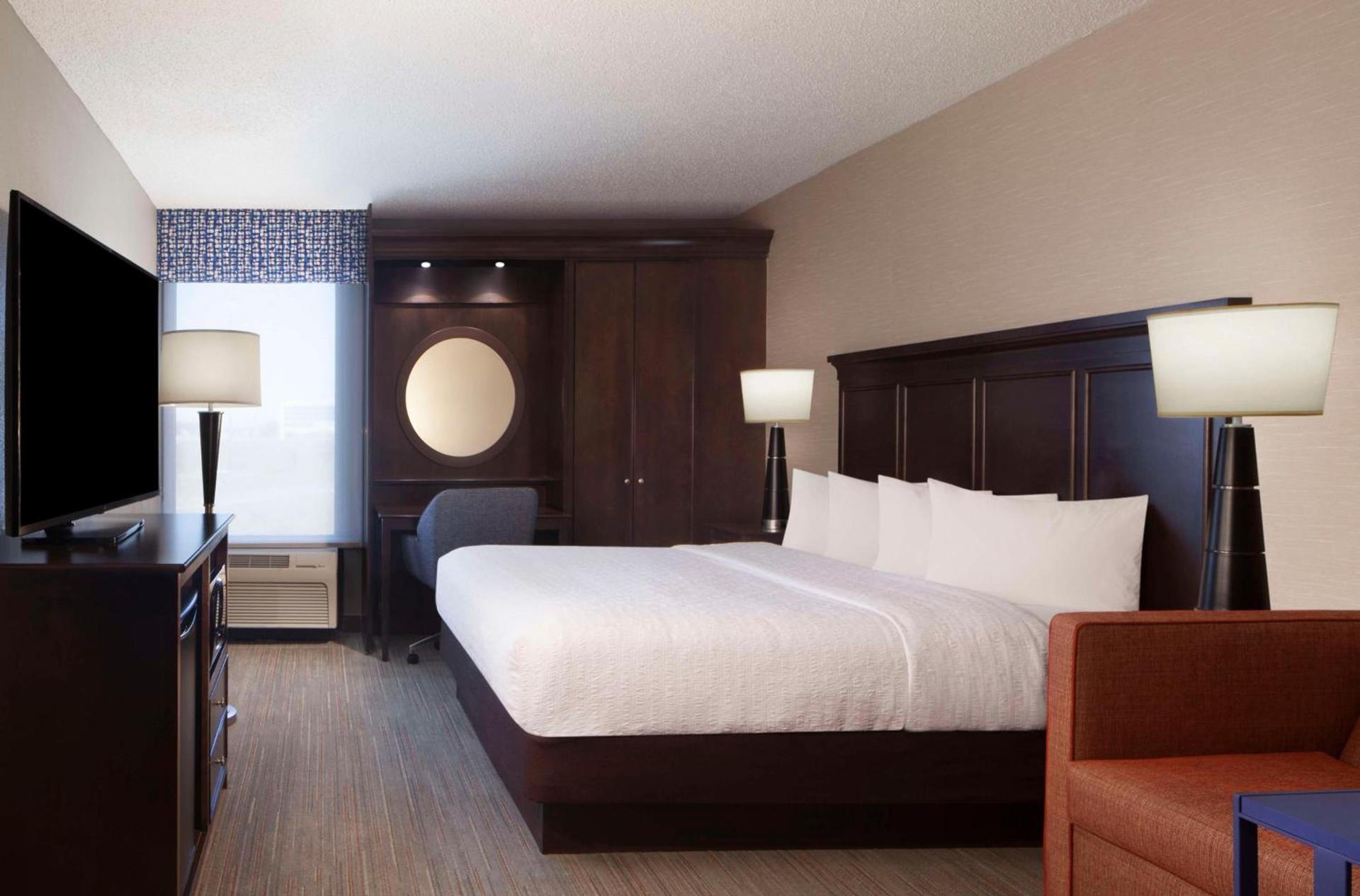 Hampton Inn Evansville photo 23