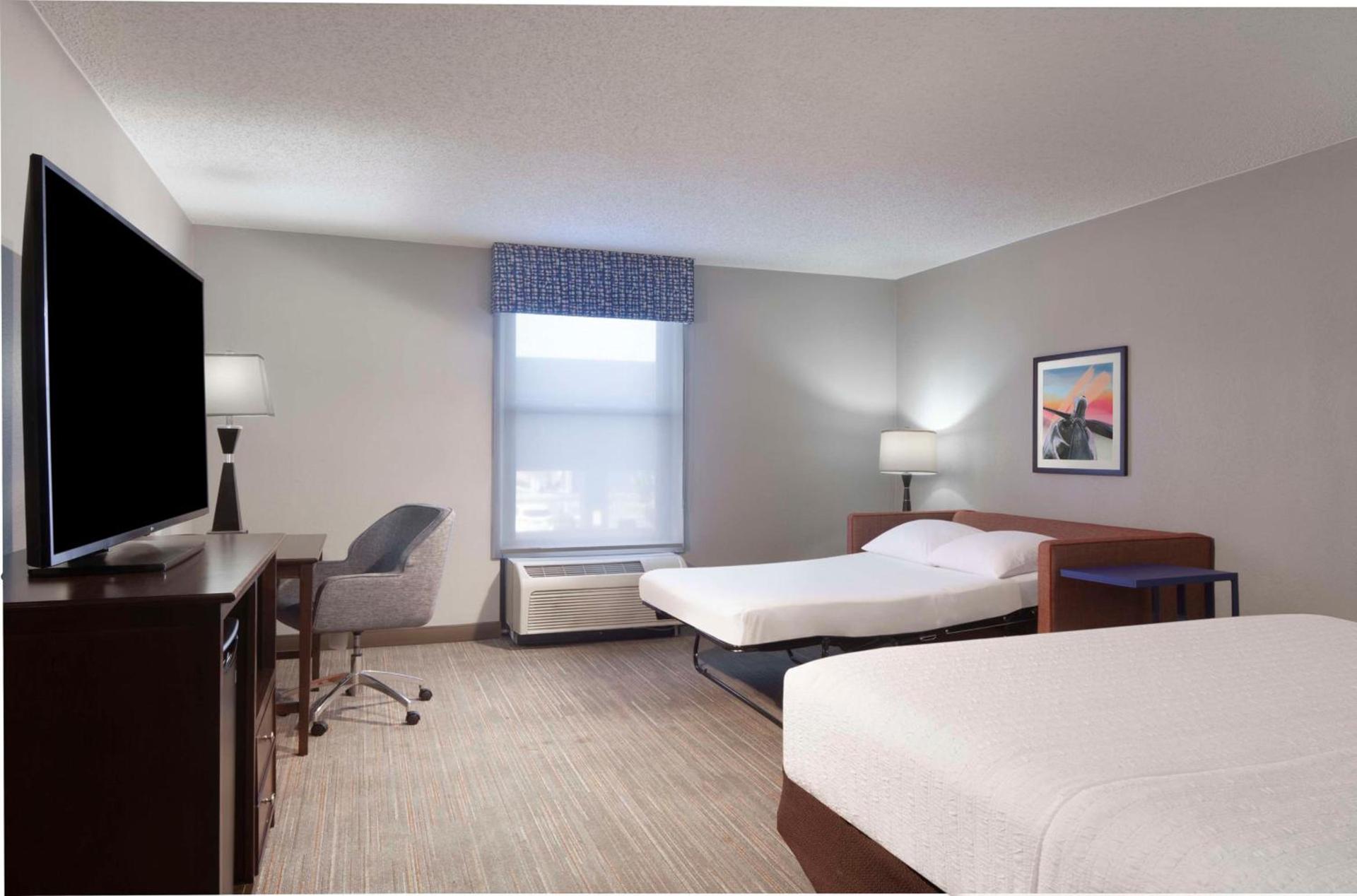 Hampton Inn Evansville photo 29
