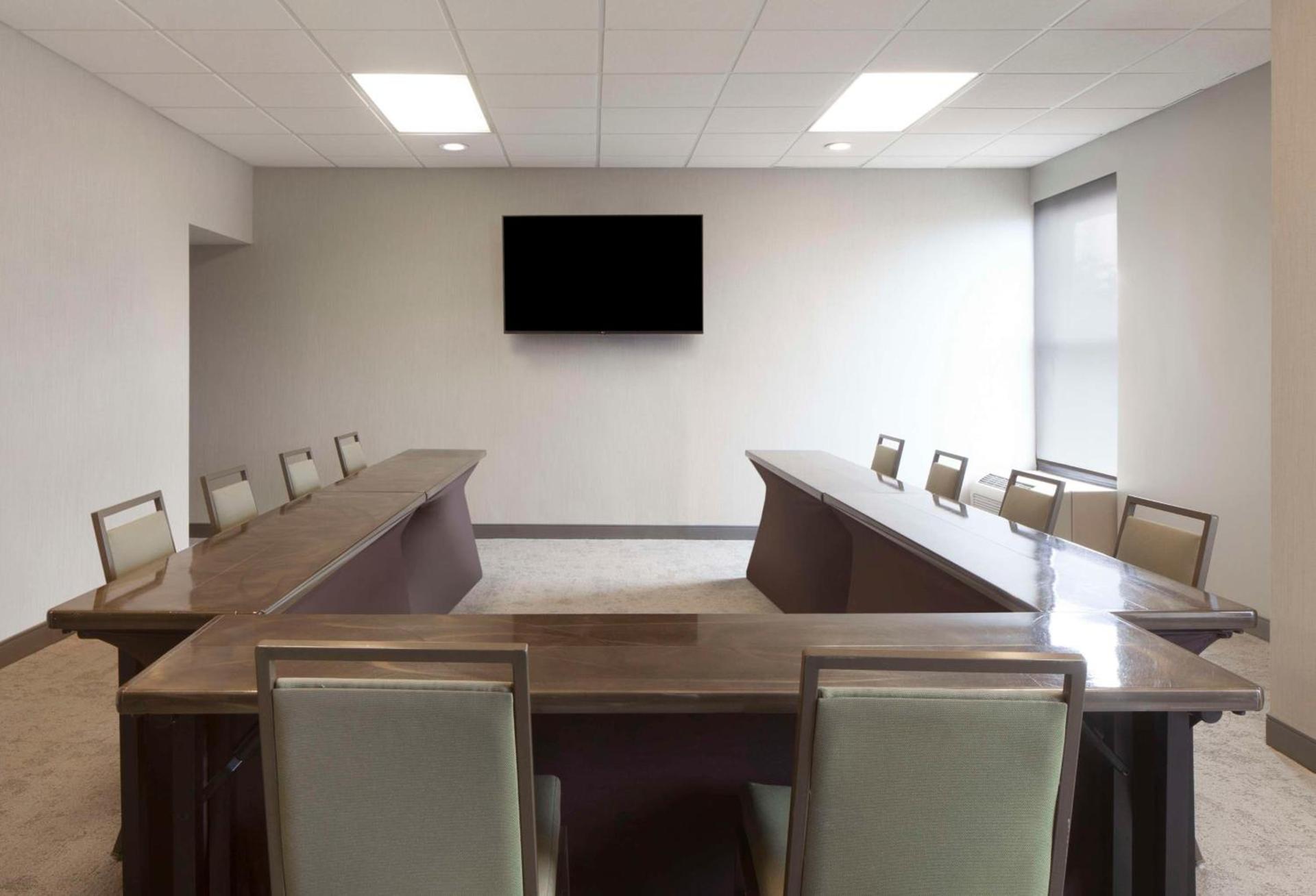 Hampton Inn Evansville photo 32