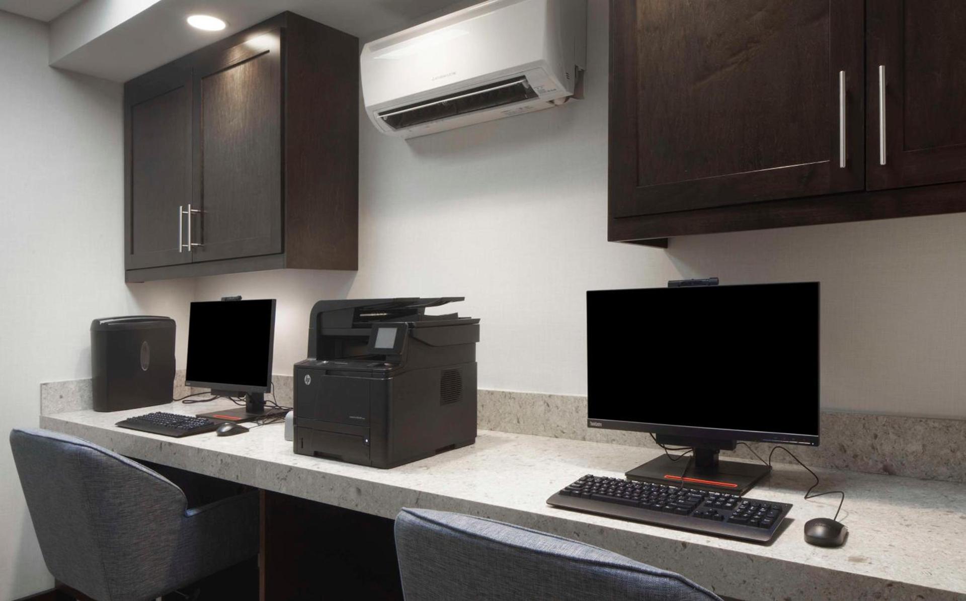 Hampton Inn Evansville photo 34