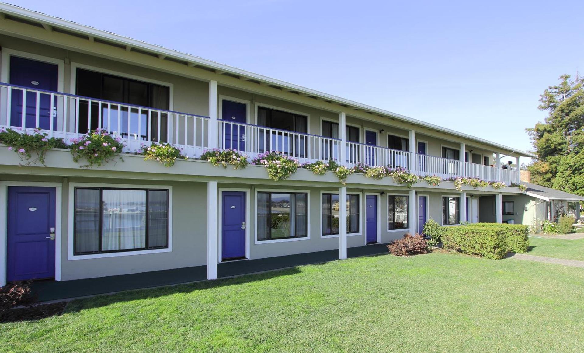 Sea & Sand Inn photo 25