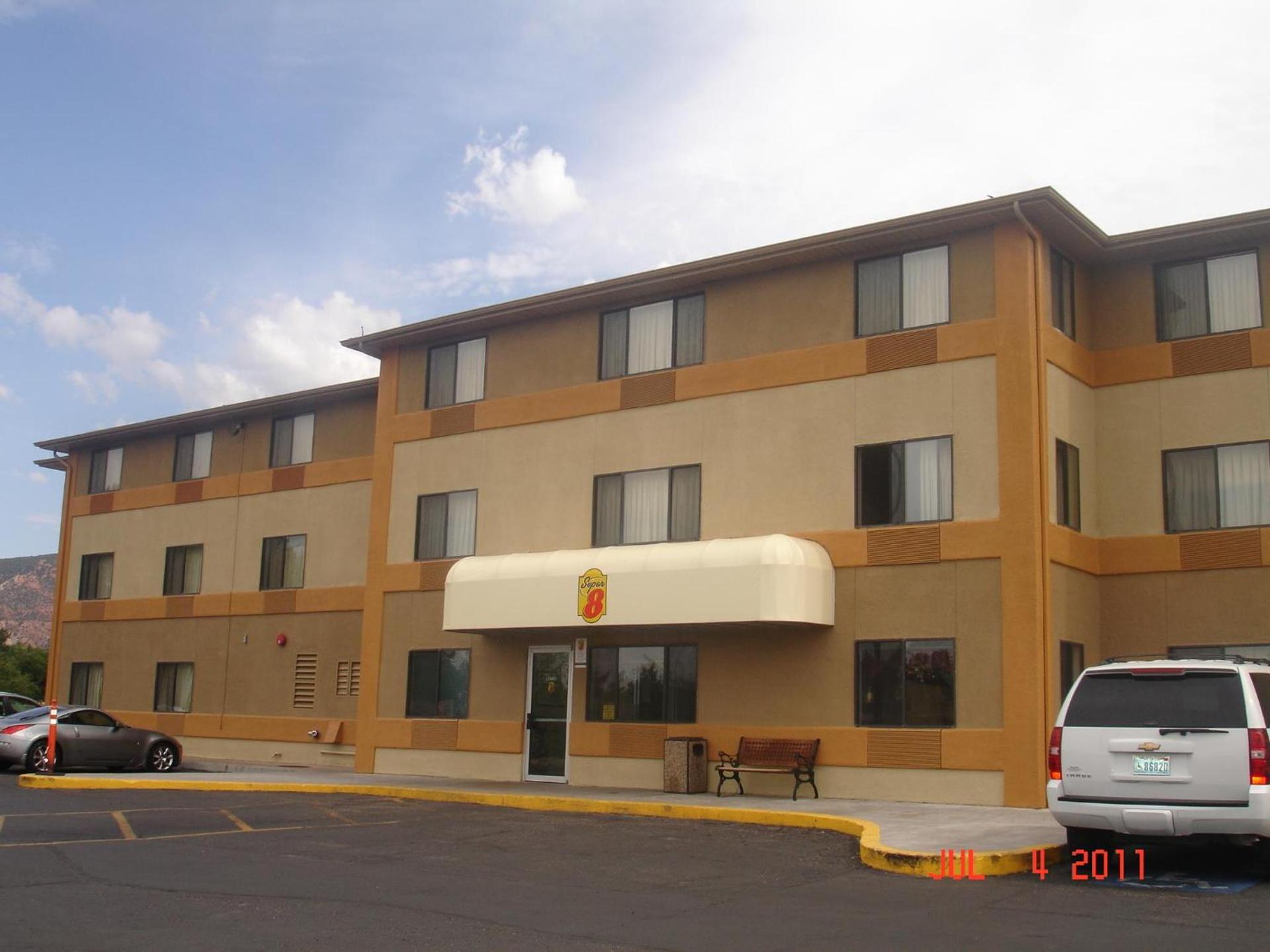 Super 8 by Wyndham Cedar City photo 19