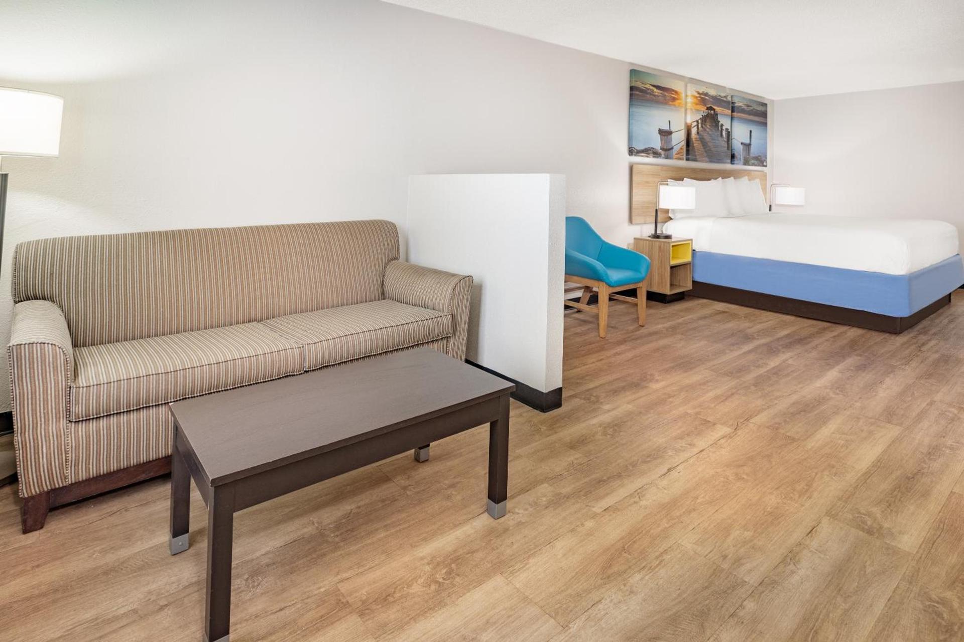 Days Inn by Wyndham Barnwell photo 46