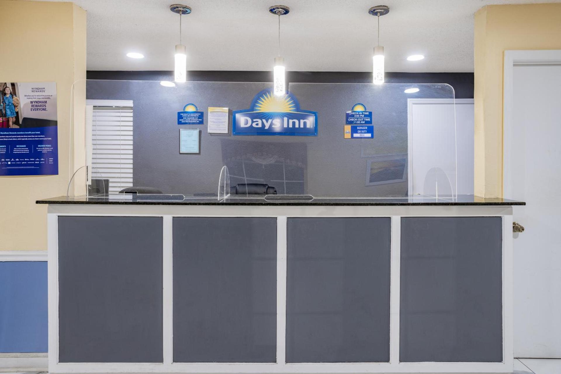 Days Inn by Wyndham Barnwell photo 56
