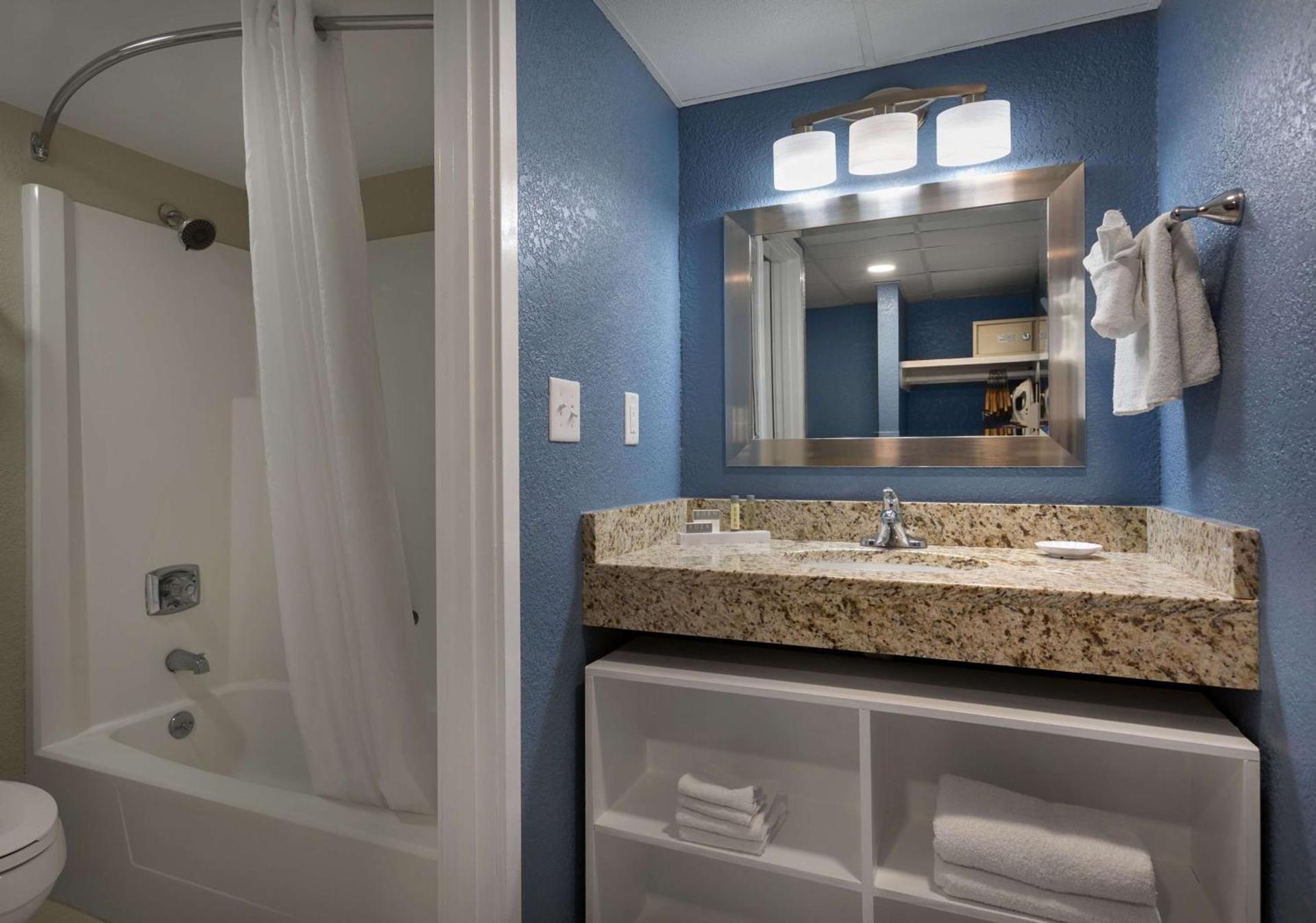 Dayton House Resort - BW Signature Collection photo 12