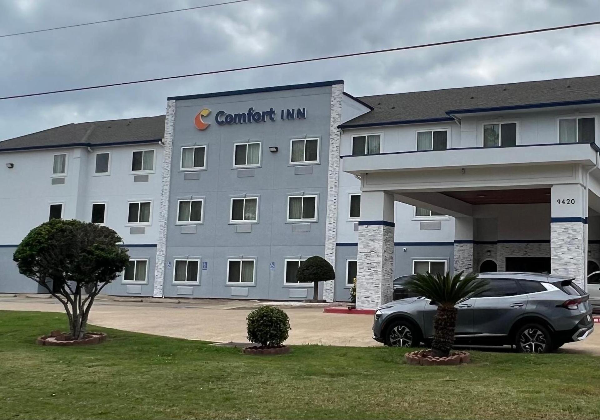 Comfort Inn I-49 South photo 1