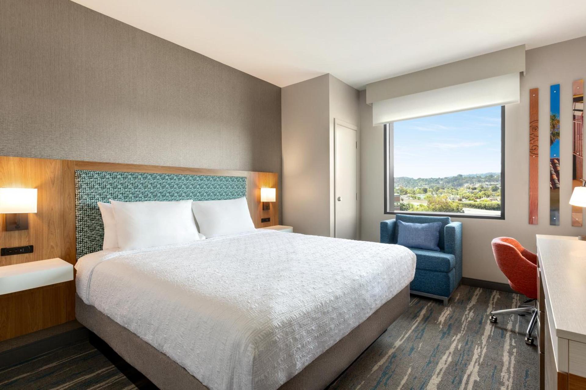 Hampton Inn & Suites San Mateo-San Francisco Airport photo 2