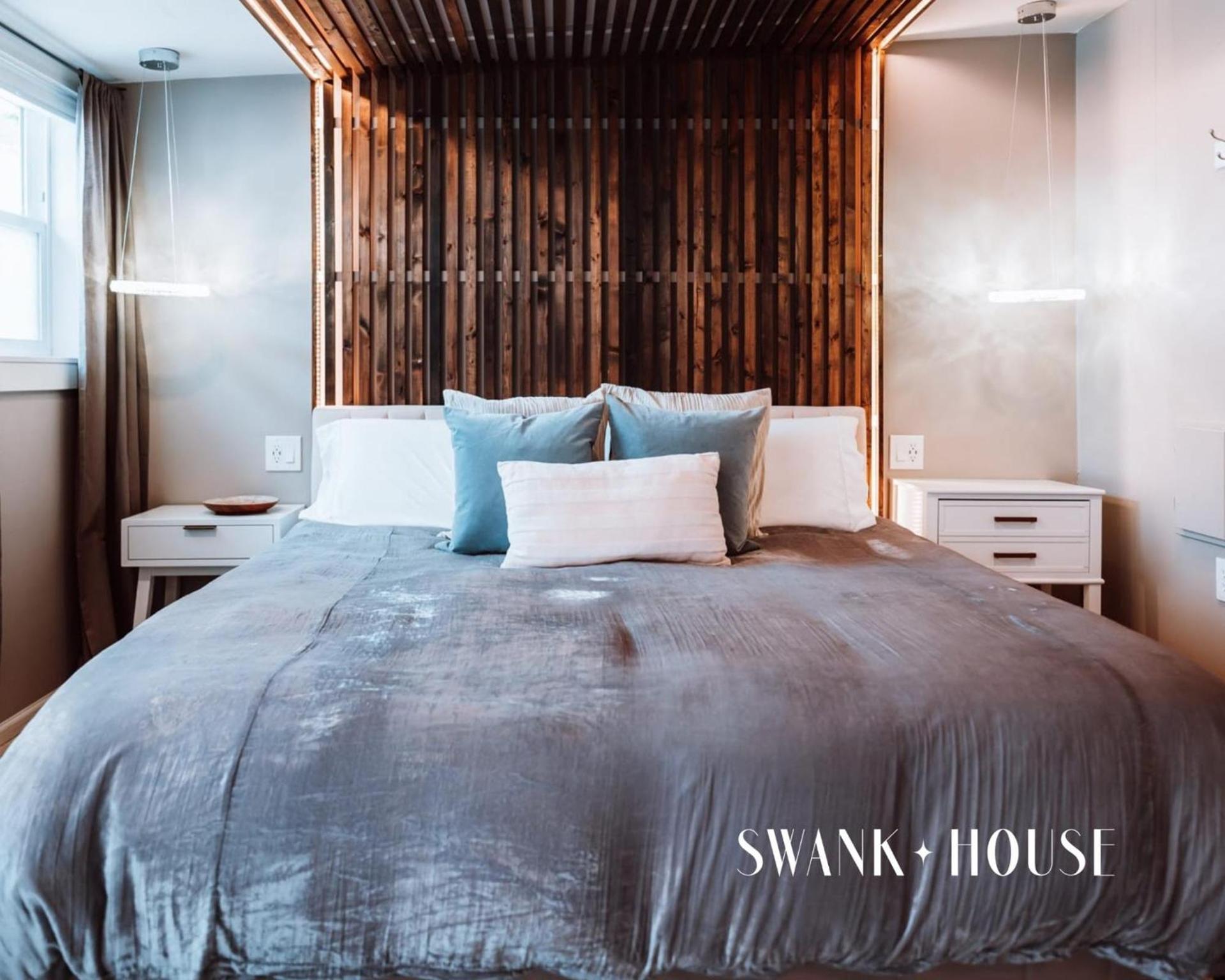 Swank House- Downtown Suite-Pet Friendly photo 8