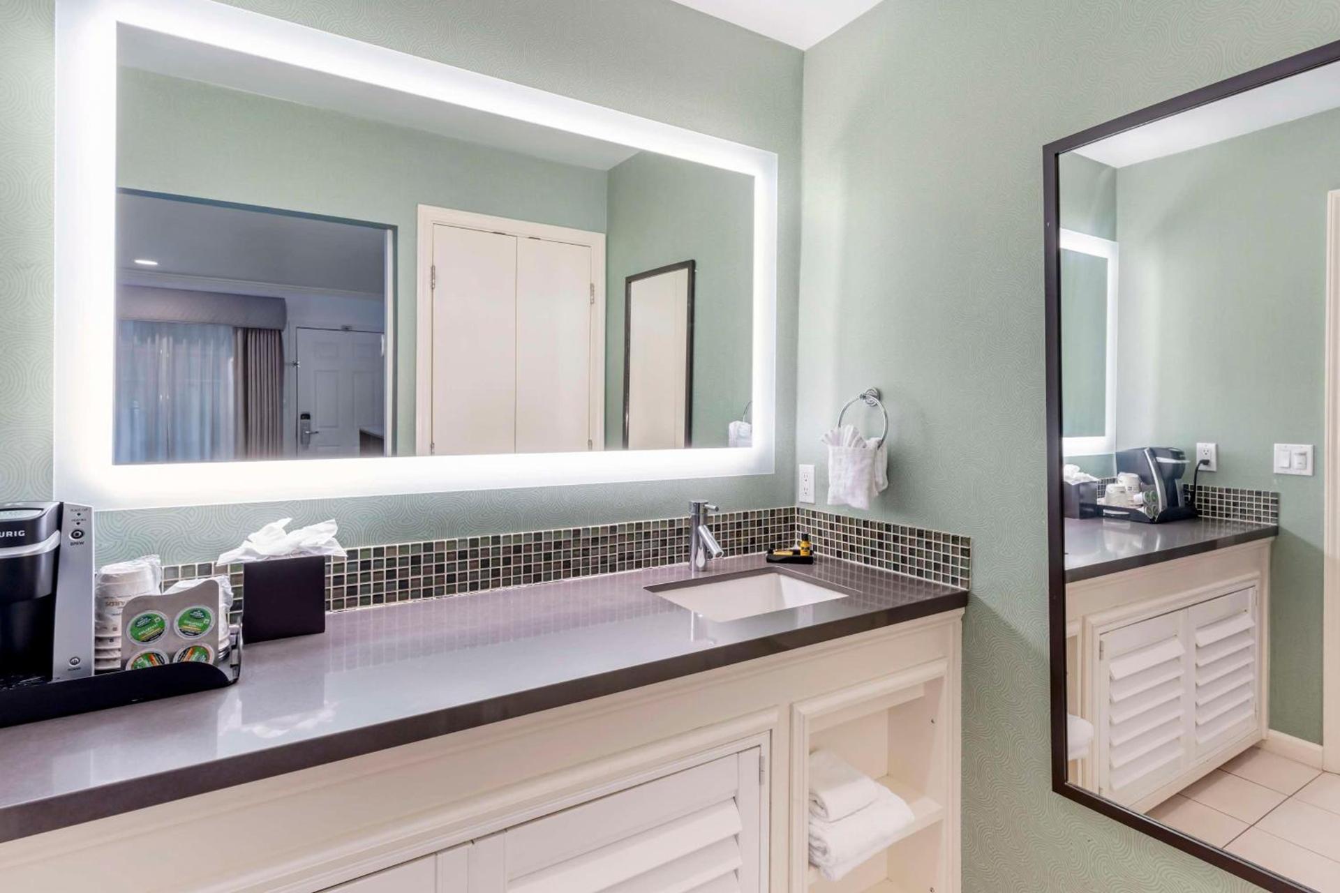 Best Western Plus Riviera photo 29