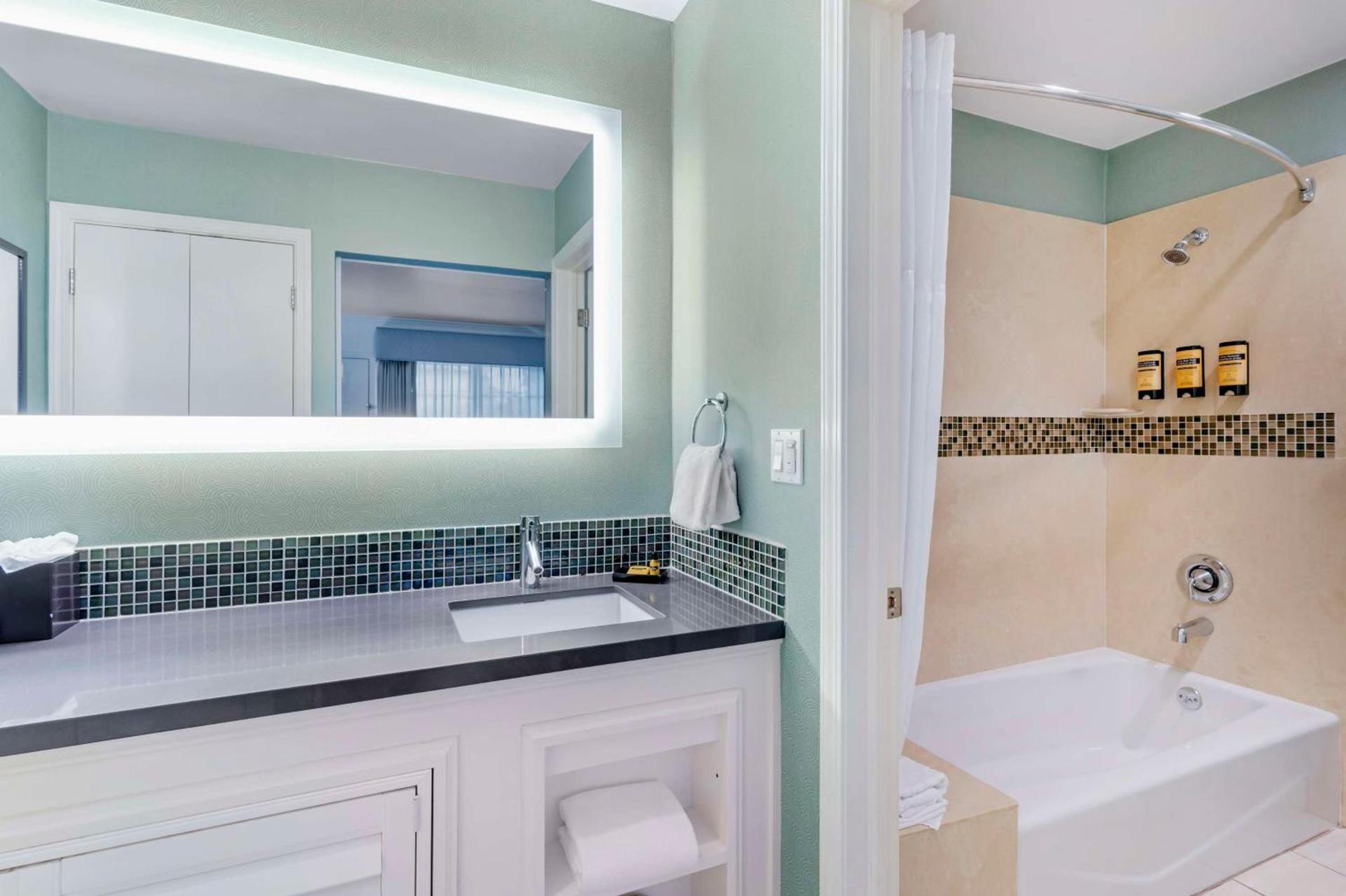 Best Western Plus Riviera photo 28