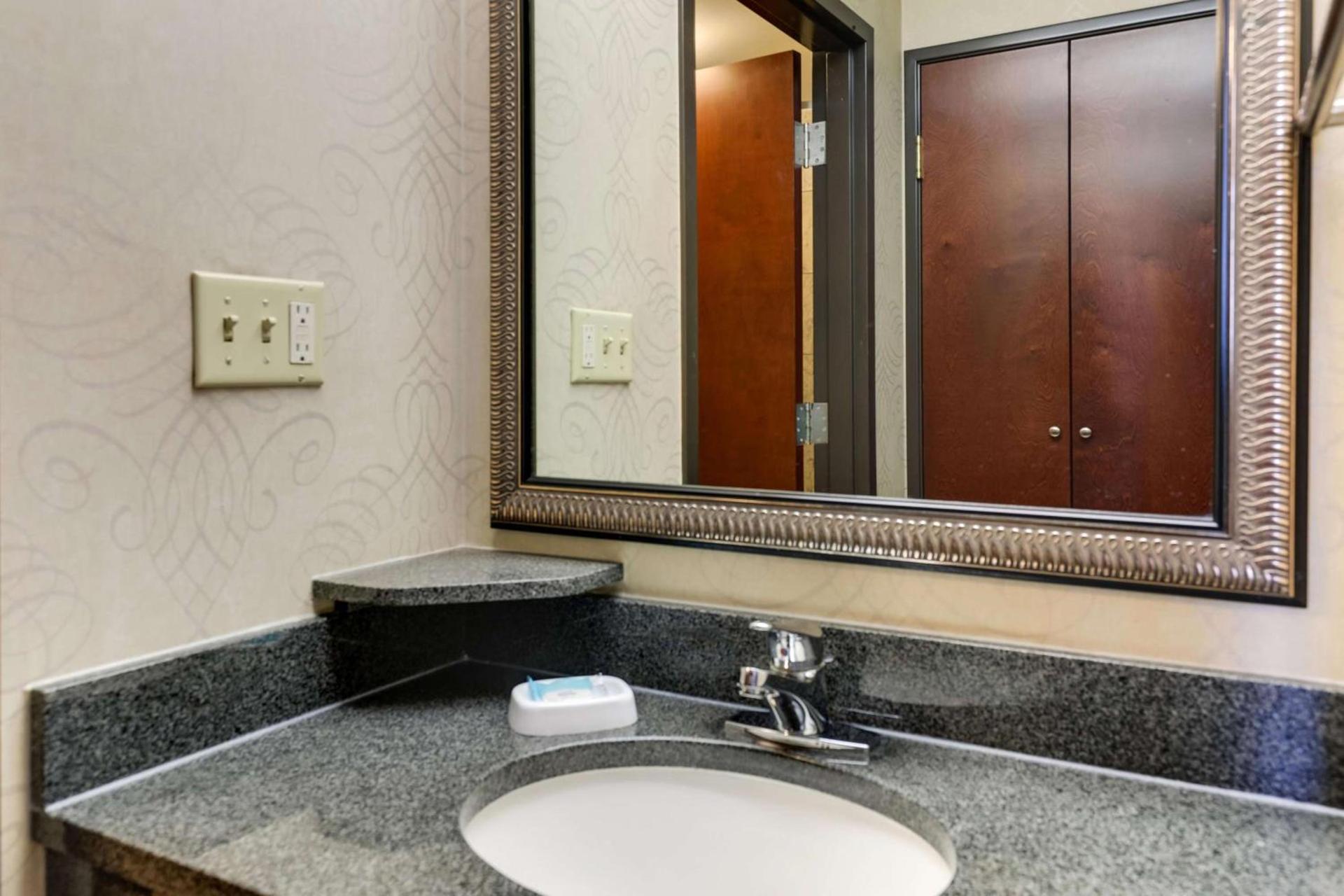Drury Plaza Hotel New Orleans photo 33