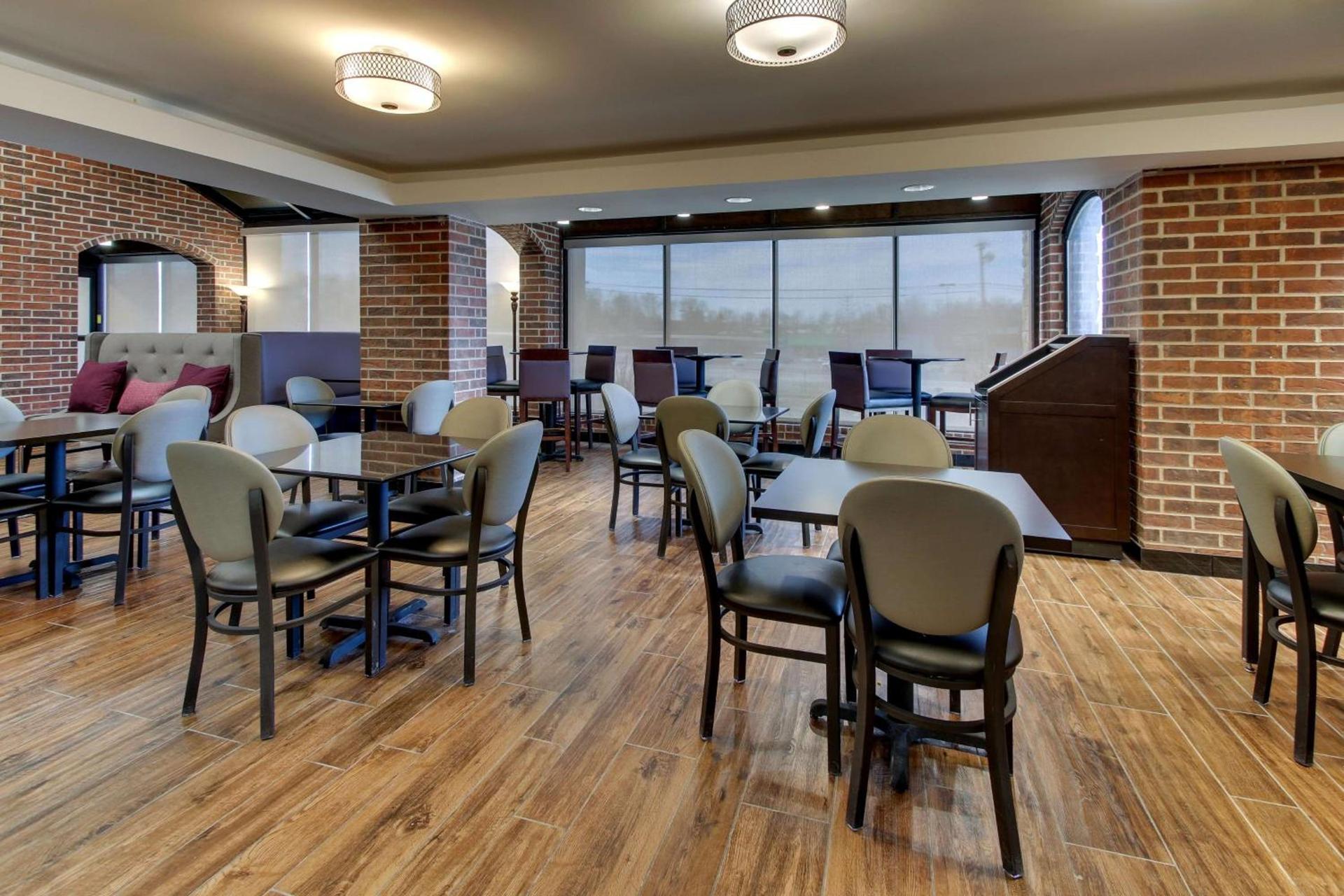 Drury Inn & Suites Poplar Bluff photo 9