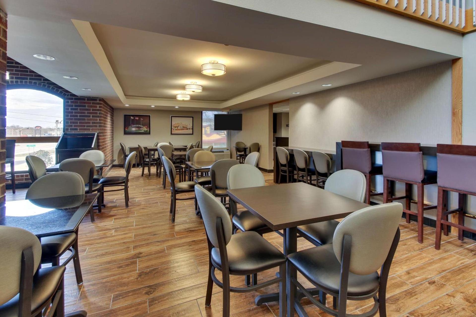 Drury Inn & Suites Poplar Bluff photo 10