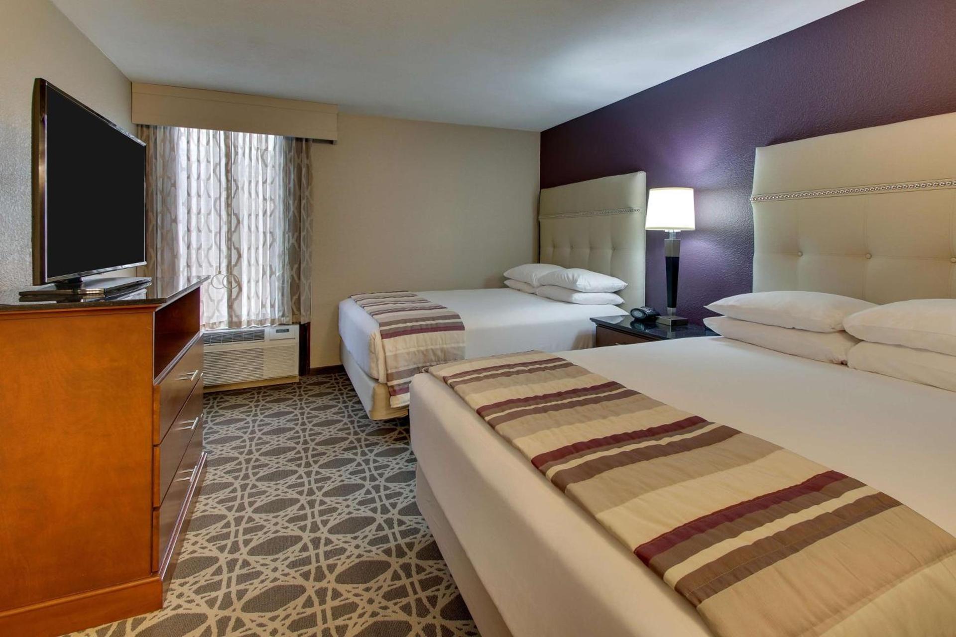 Drury Inn & Suites Poplar Bluff photo 26