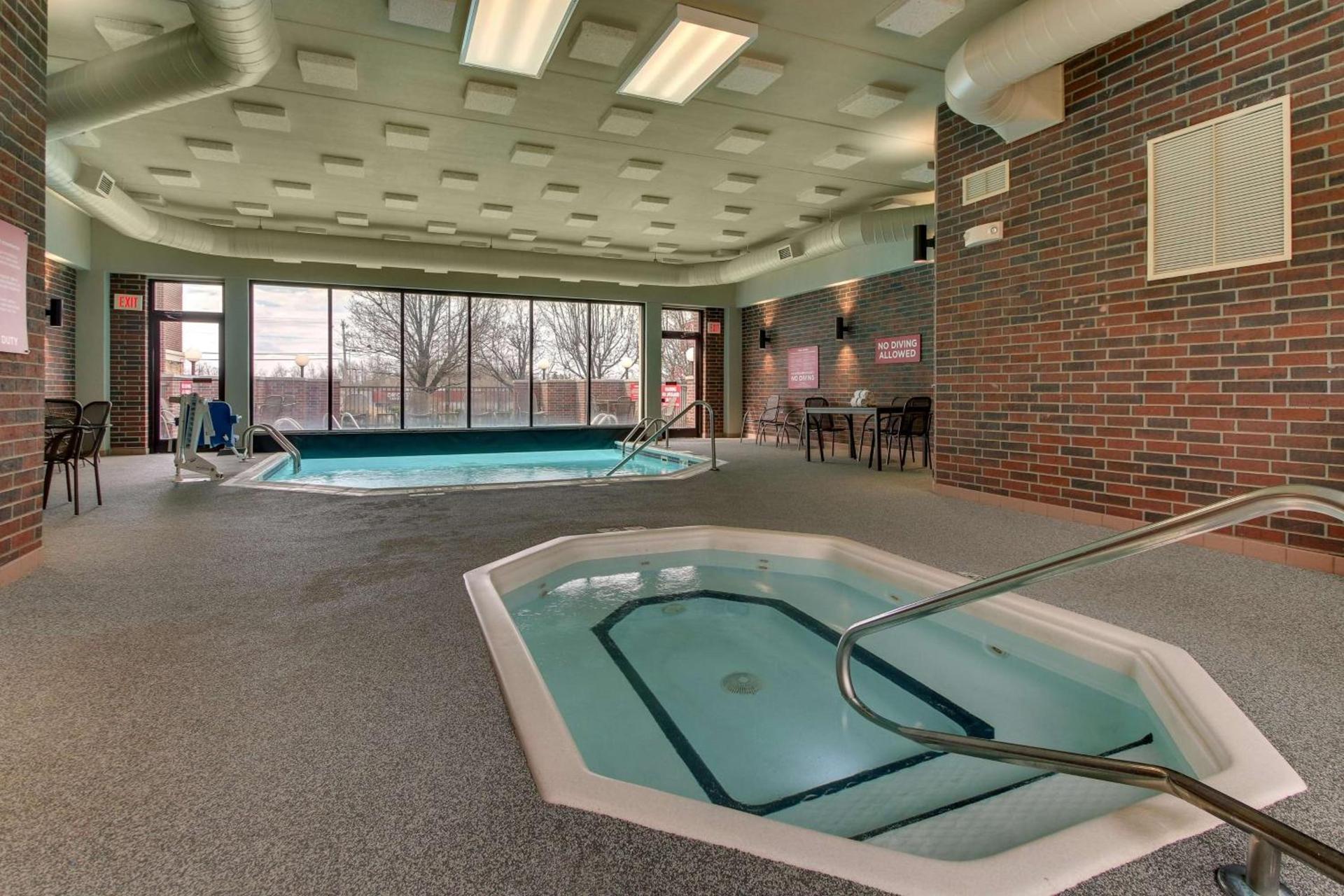 Drury Inn & Suites Poplar Bluff photo 37