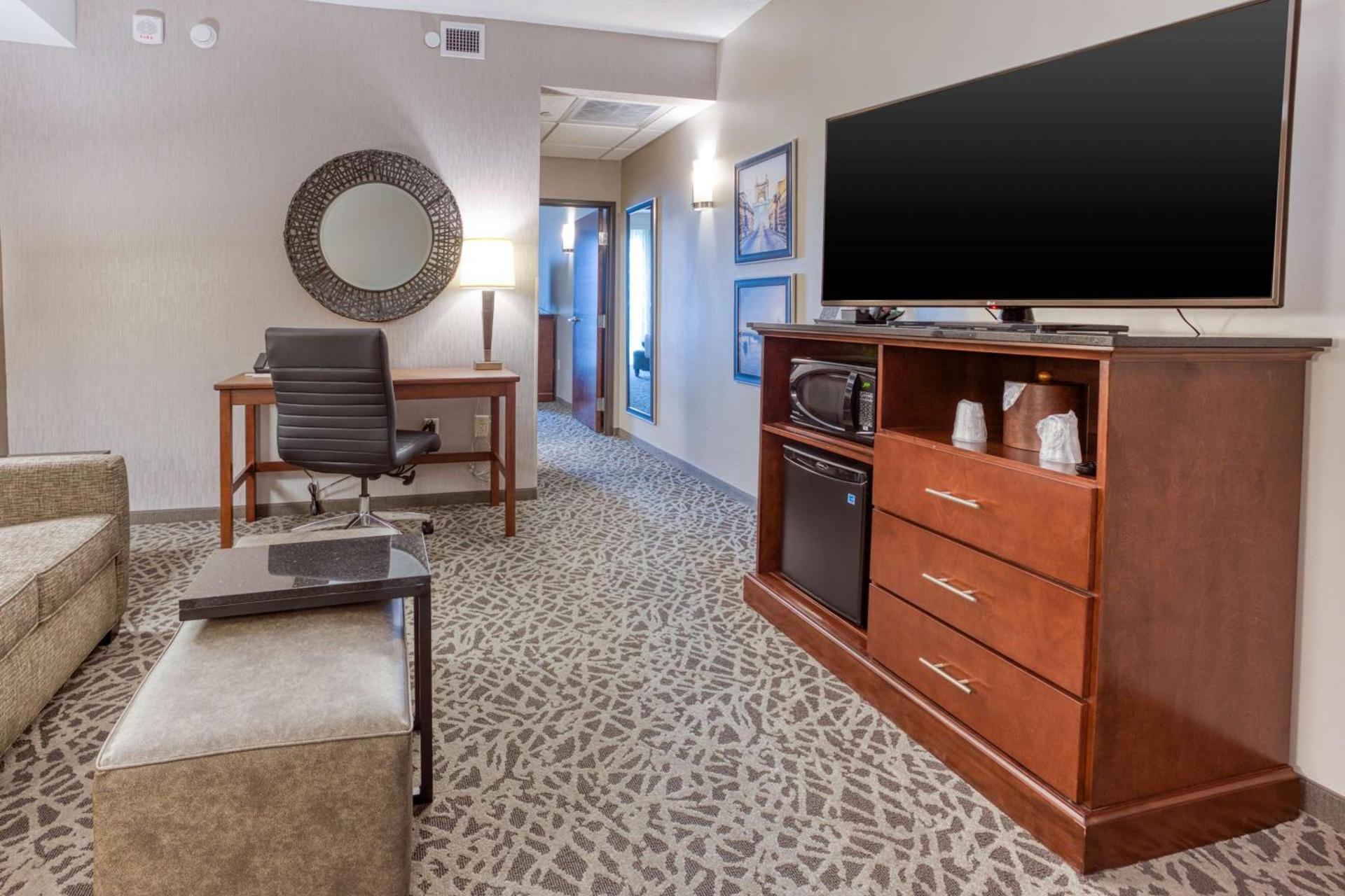 Drury Inn & Suites Cincinnati Northeast Mason photo 16