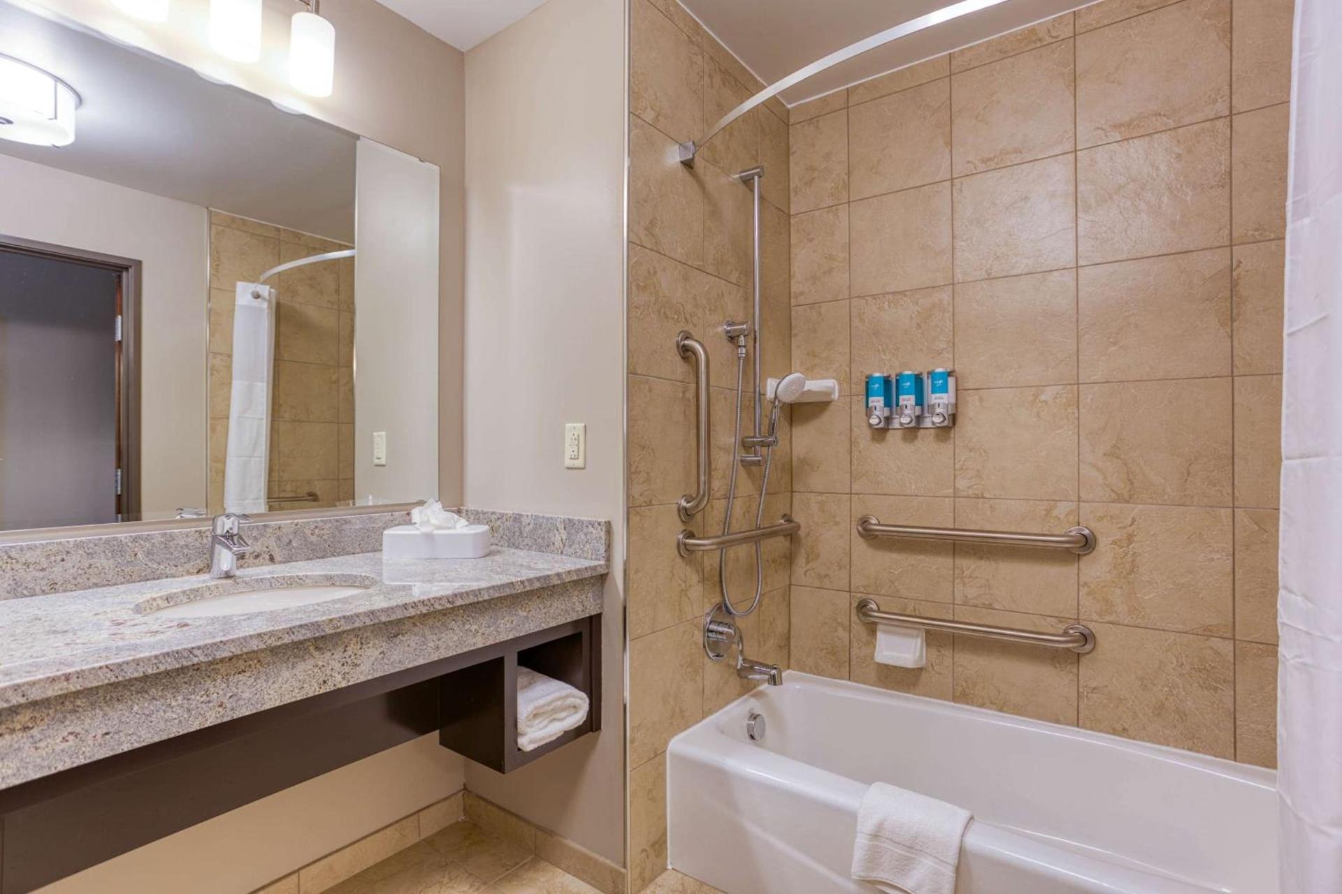Drury Inn & Suites Cincinnati Northeast Mason photo 21