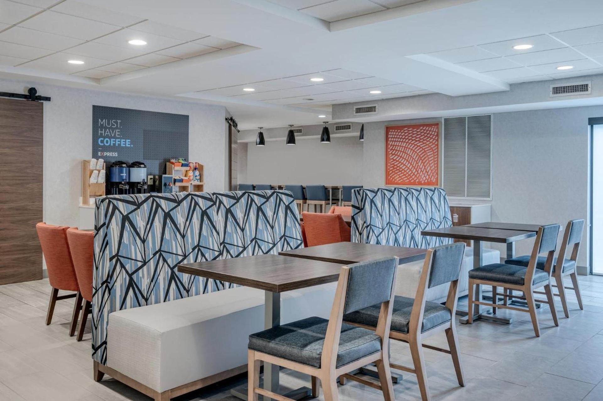 Holiday Inn Express & Suites Wadsworth by IHG photo 49