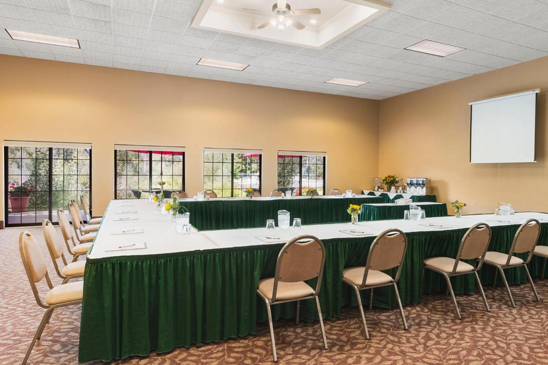 Bitterroot River Inn and Conference Center photo 20