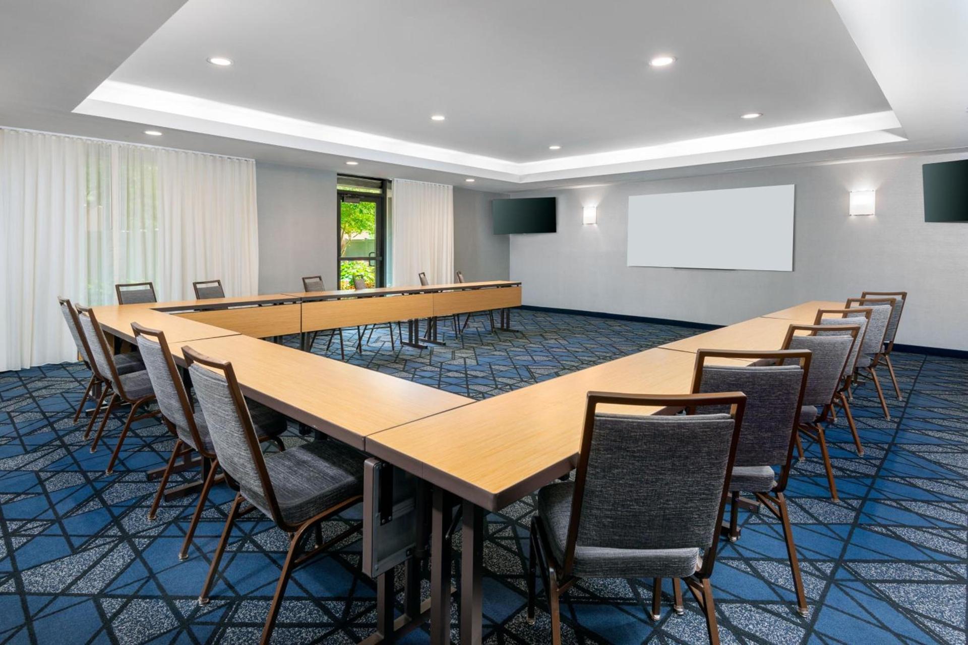 Courtyard by Marriott Danbury photo 45