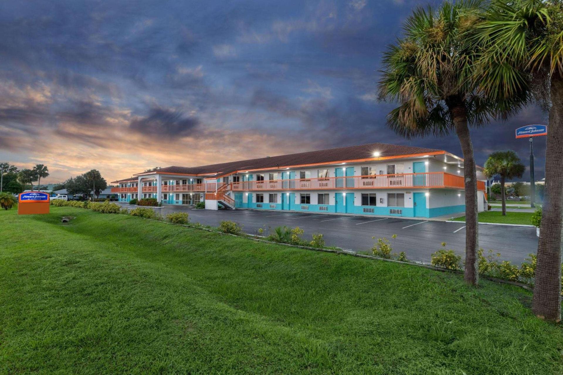 Howard Johnson by Wyndham Vero Beach/I-95 photo 7