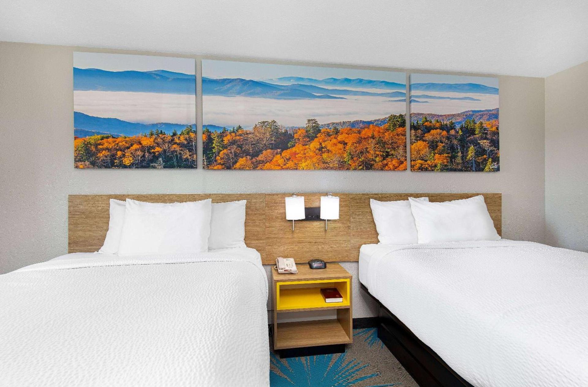 Days Inn by Wyndham Savannah photo 13