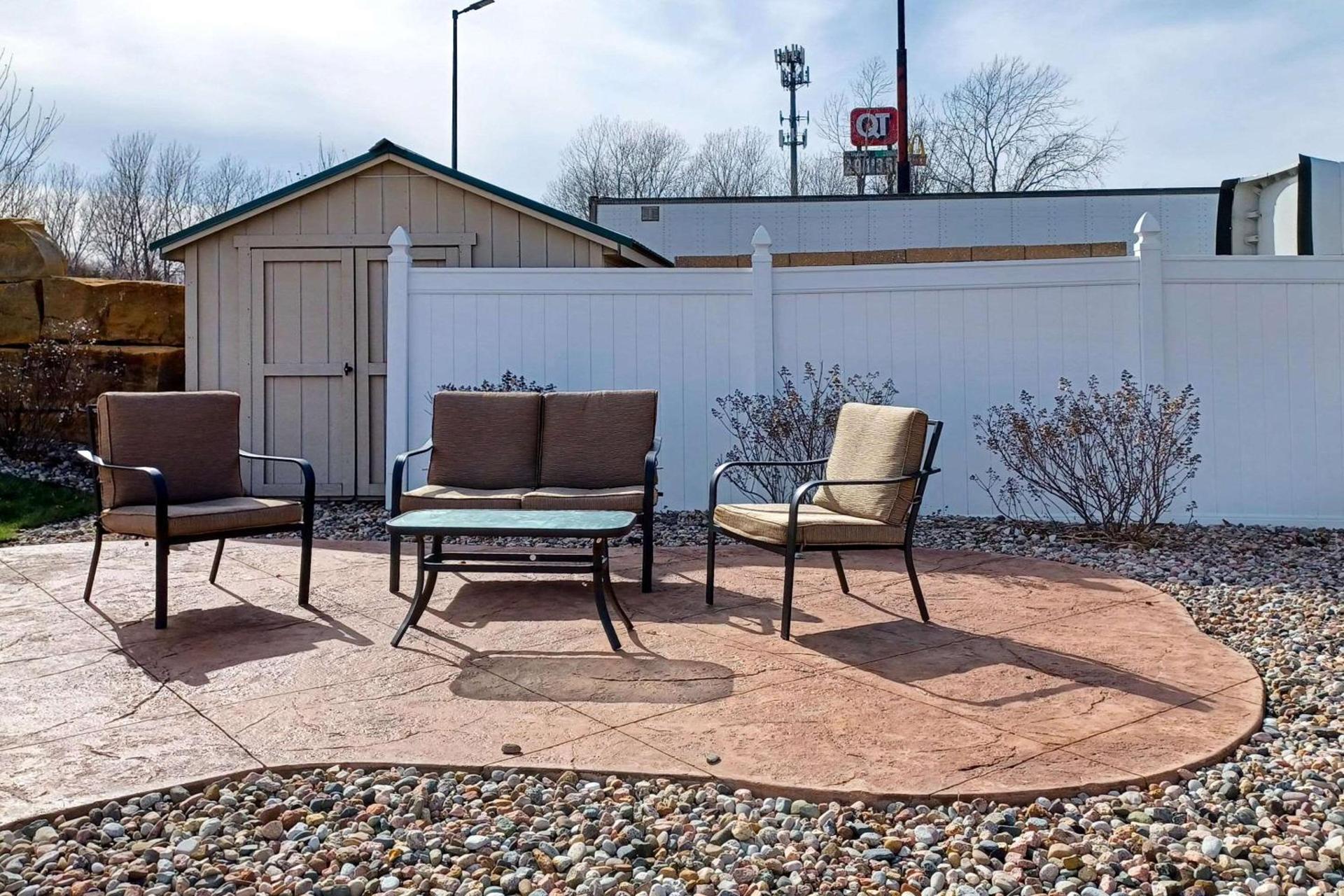 Econo Lodge Oak Grove-Blue Springs photo 21