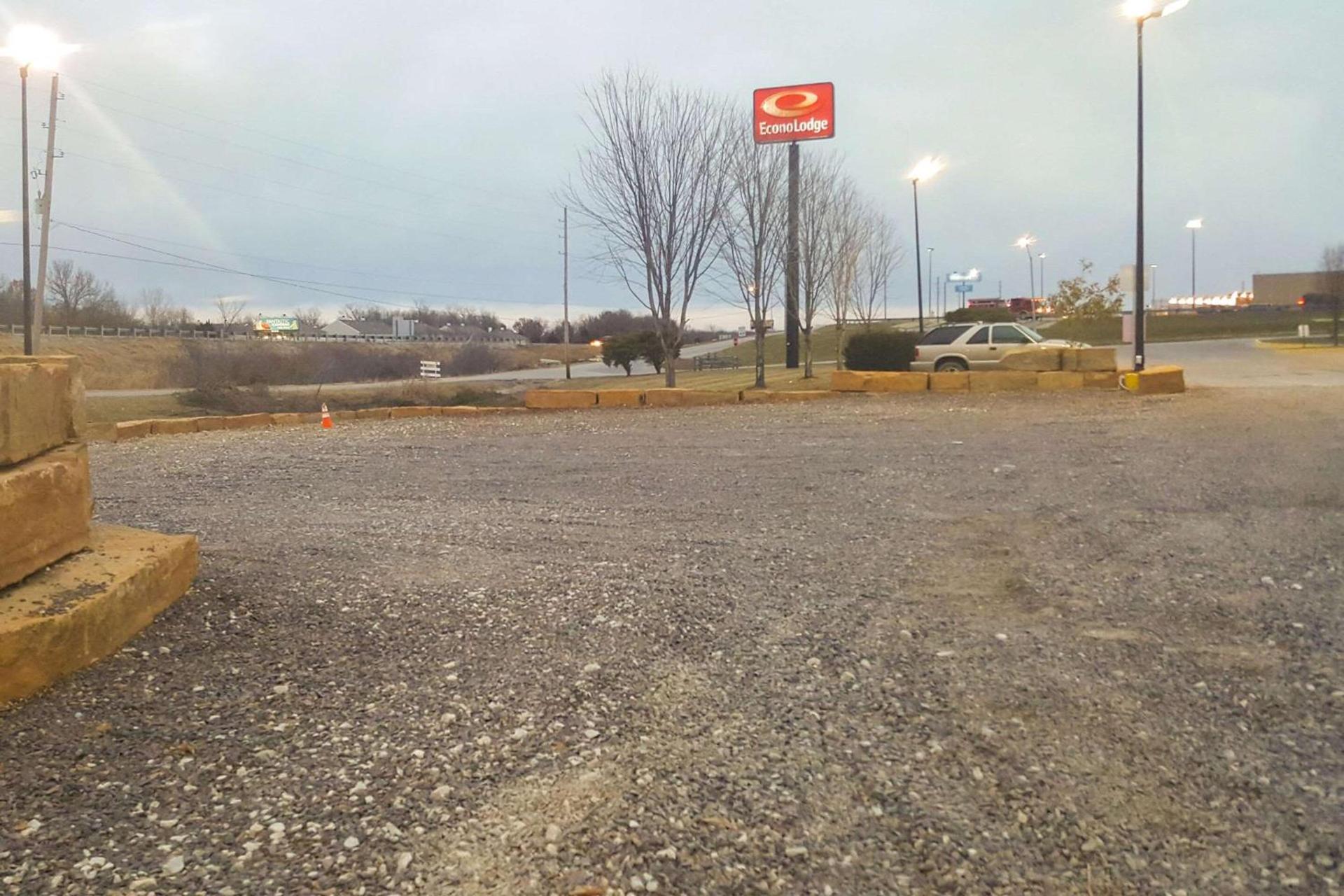 Econo Lodge Oak Grove-Blue Springs photo 33