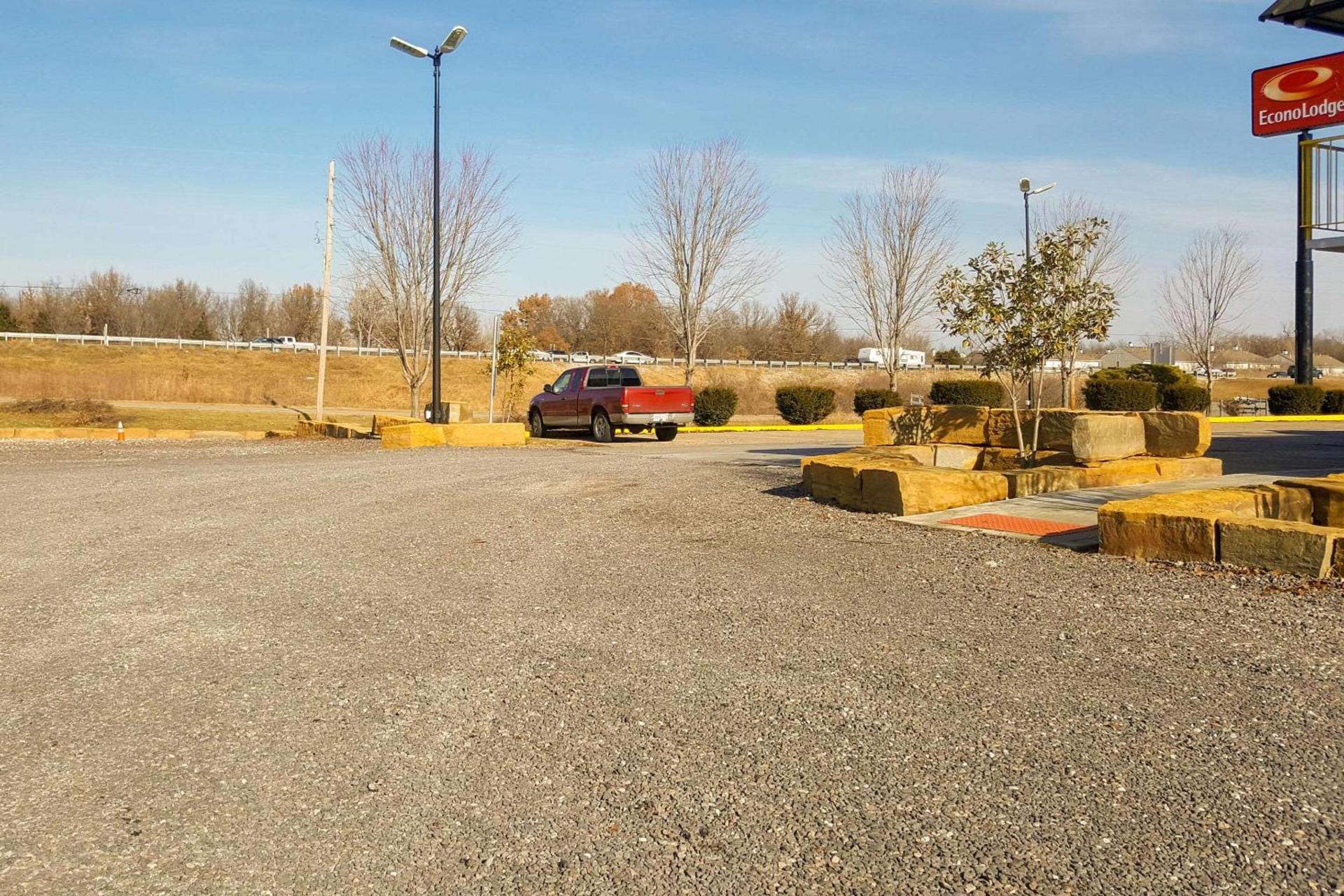 Econo Lodge Oak Grove-Blue Springs photo 18