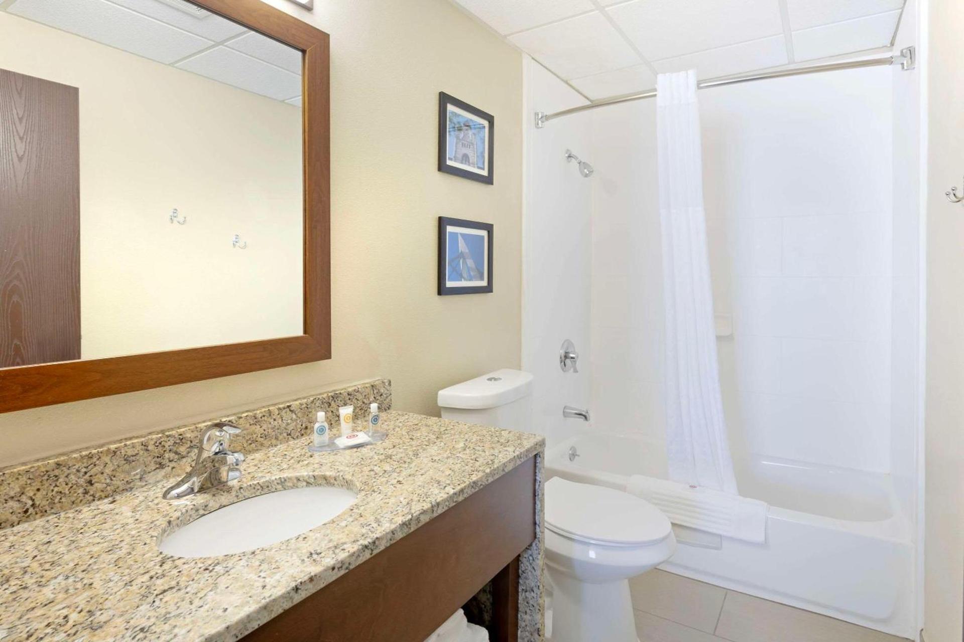 Comfort Inn & Suites Wichita Northeast photo 13