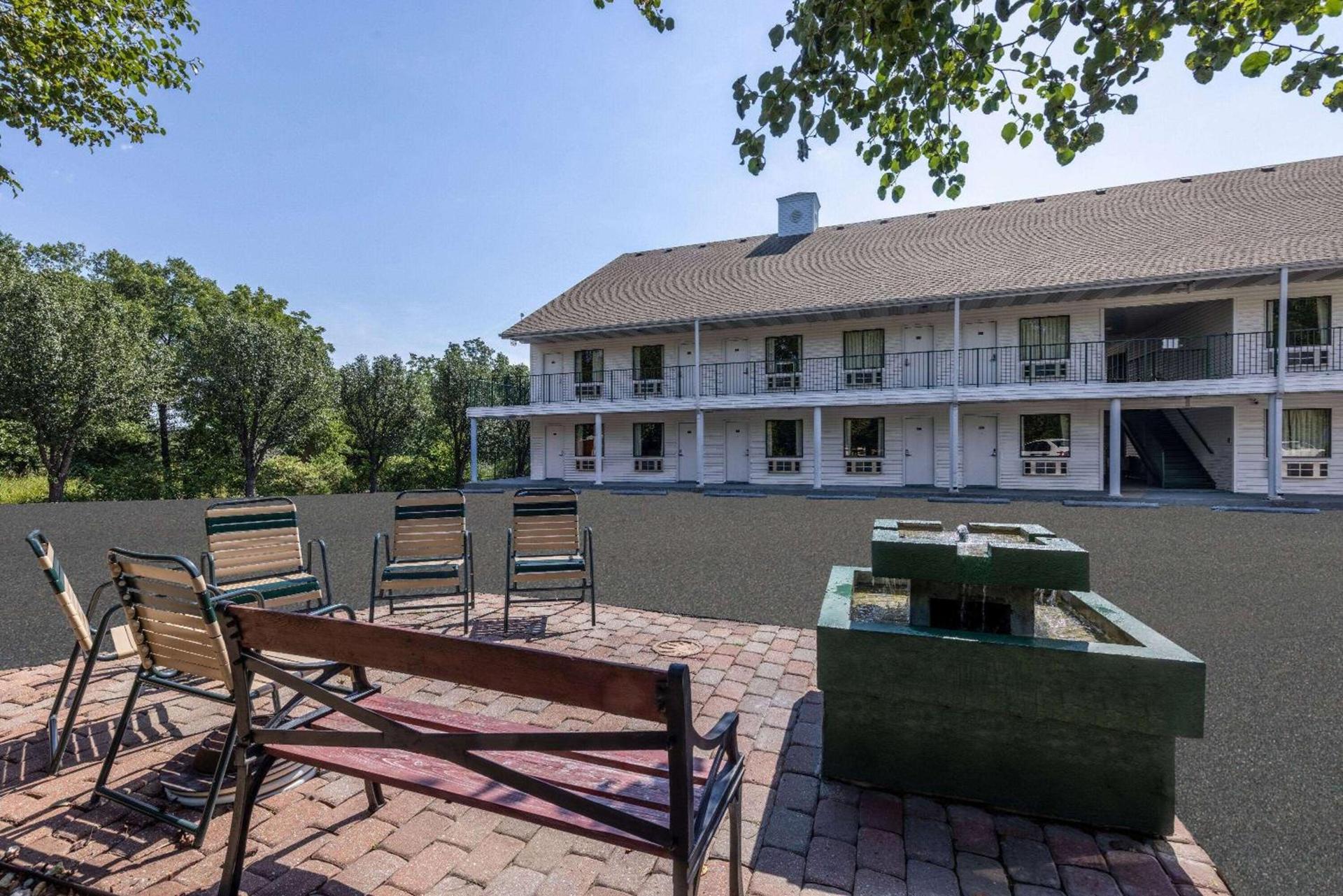 Super 8 by Wyndham Branson - Shepherd of the Hills Exwy photo 27