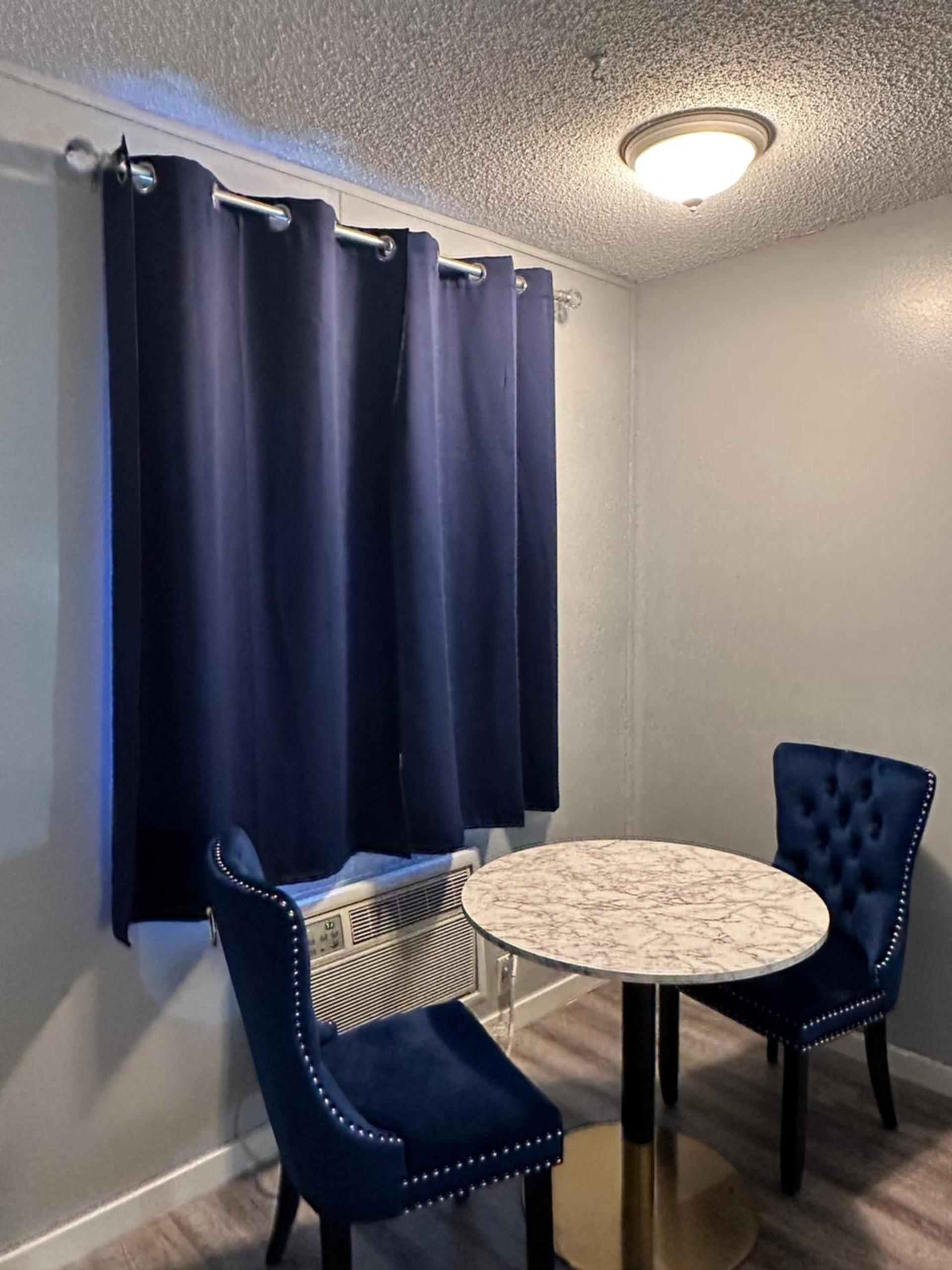 Paxton Inn Motel photo 7