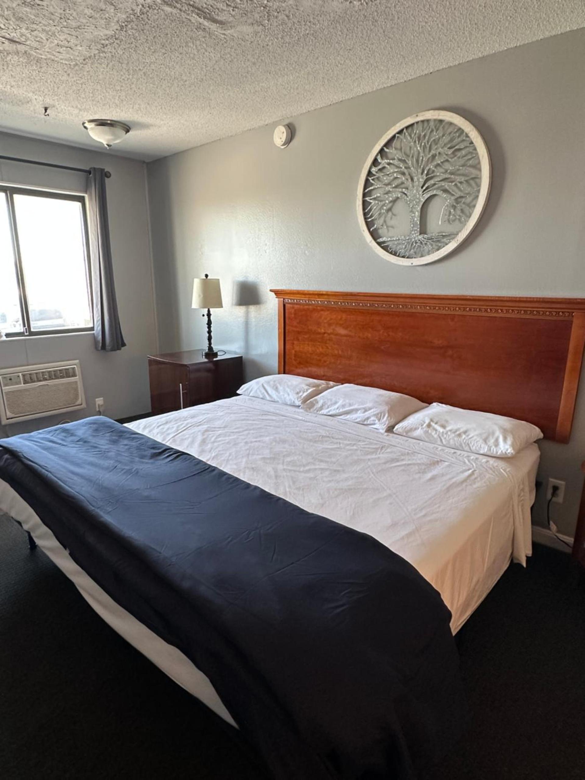 Paxton Inn Motel photo 9