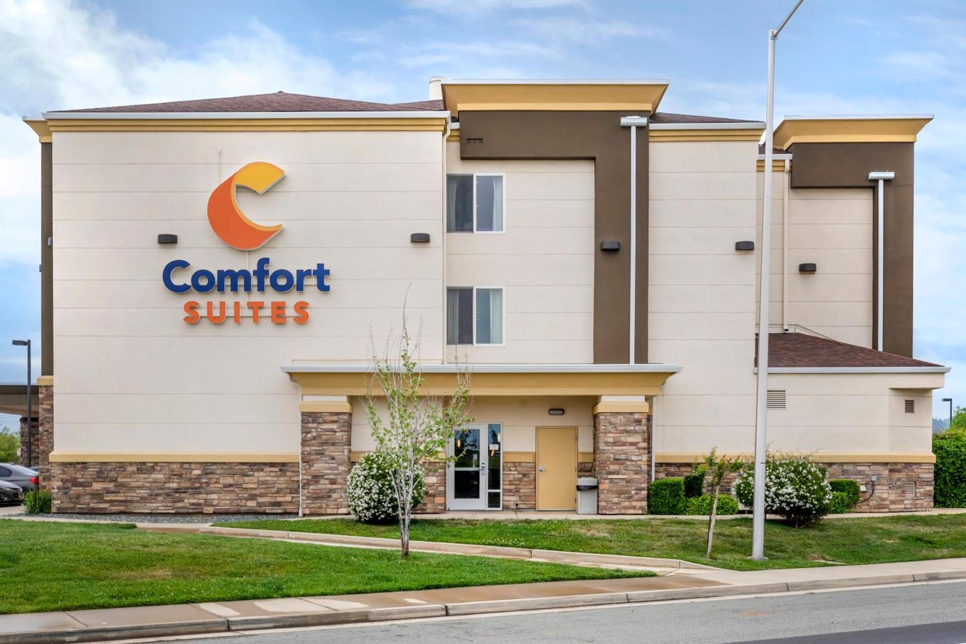 Comfort Suites Redding - Shasta Lake photo 60