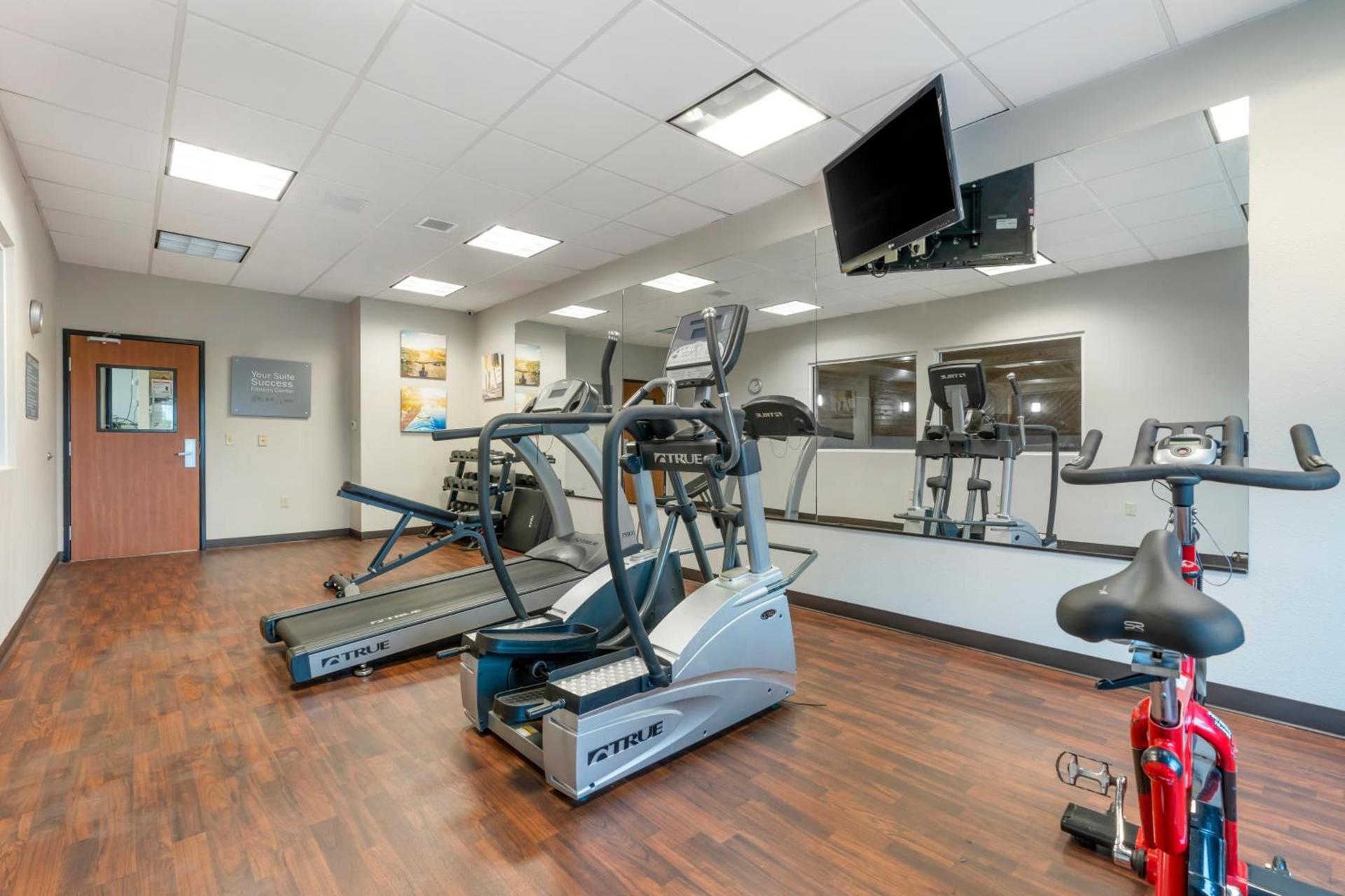 Comfort Suites Redding - Shasta Lake photo 42