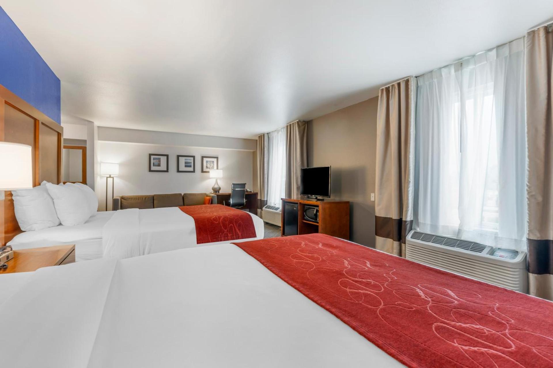 Comfort Suites Redding - Shasta Lake photo 45