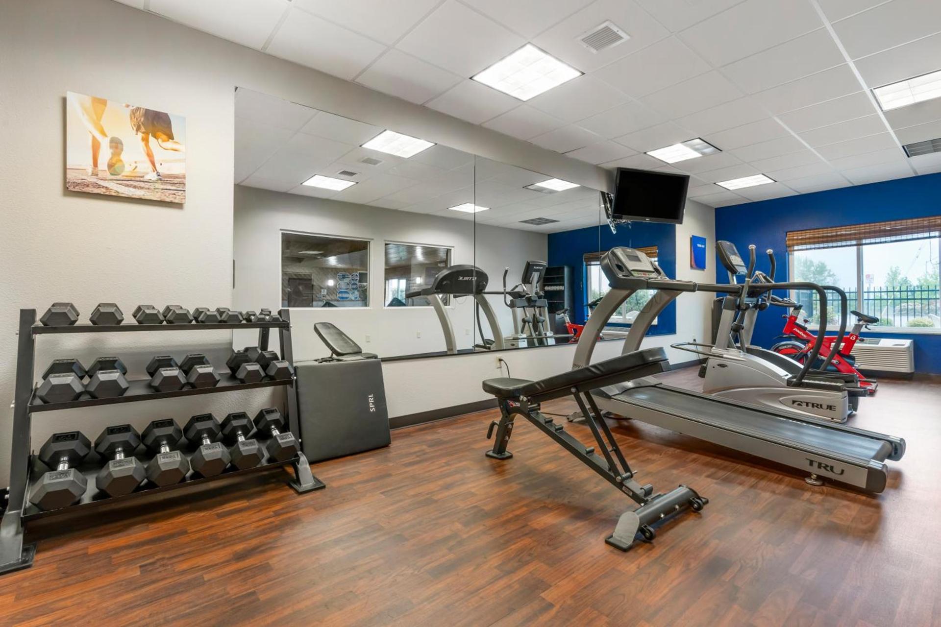 Comfort Suites Redding - Shasta Lake photo 43